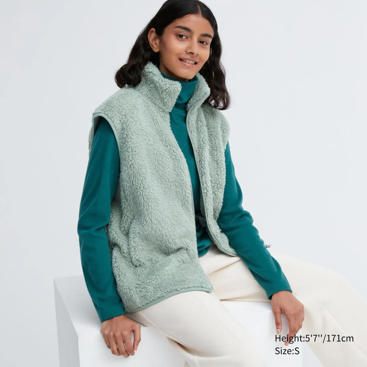 Стильний теплий жилет Uniqlo зі штучного хутра 1159793564