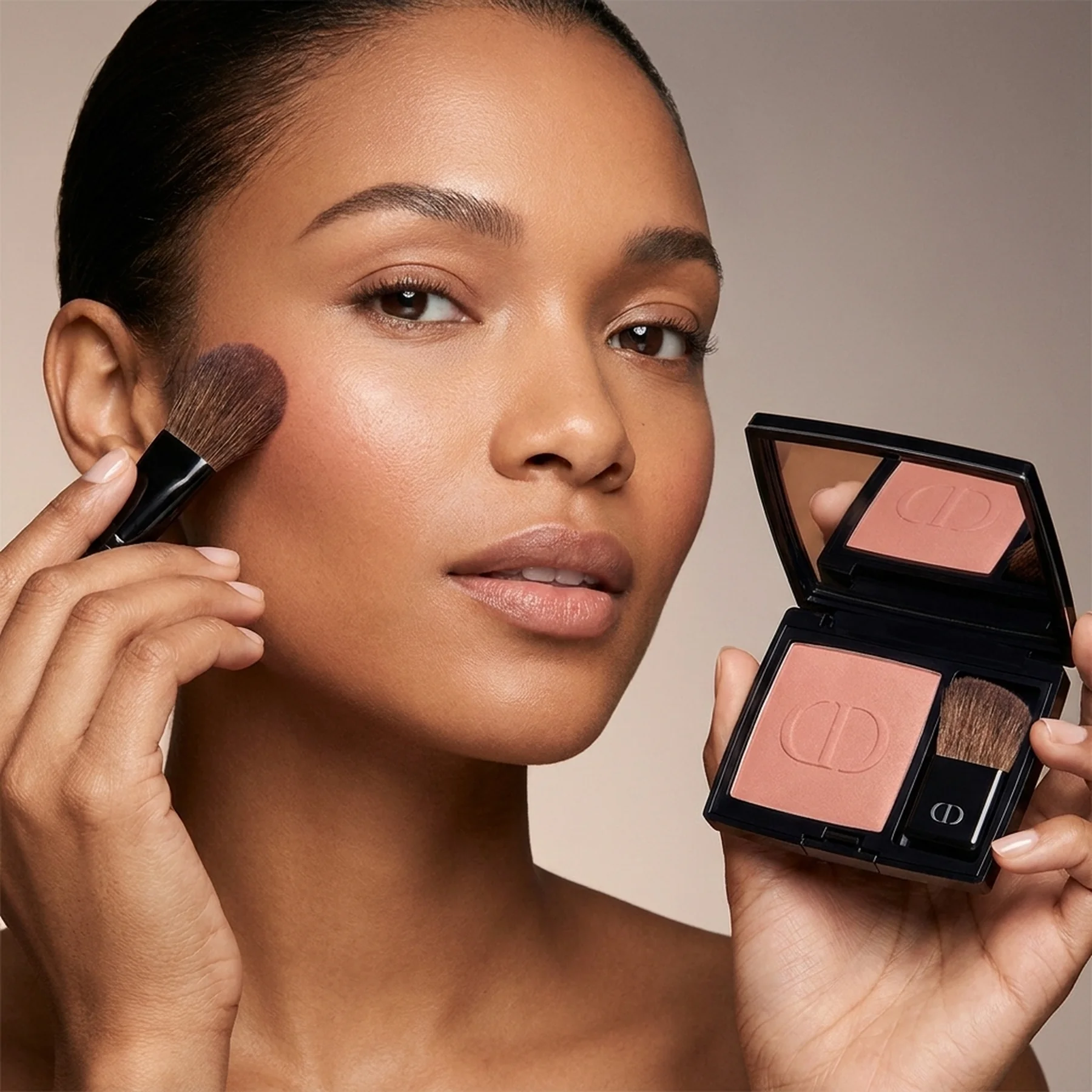 Стойкие румяна Dior Rouge Blush 100 Nude Look