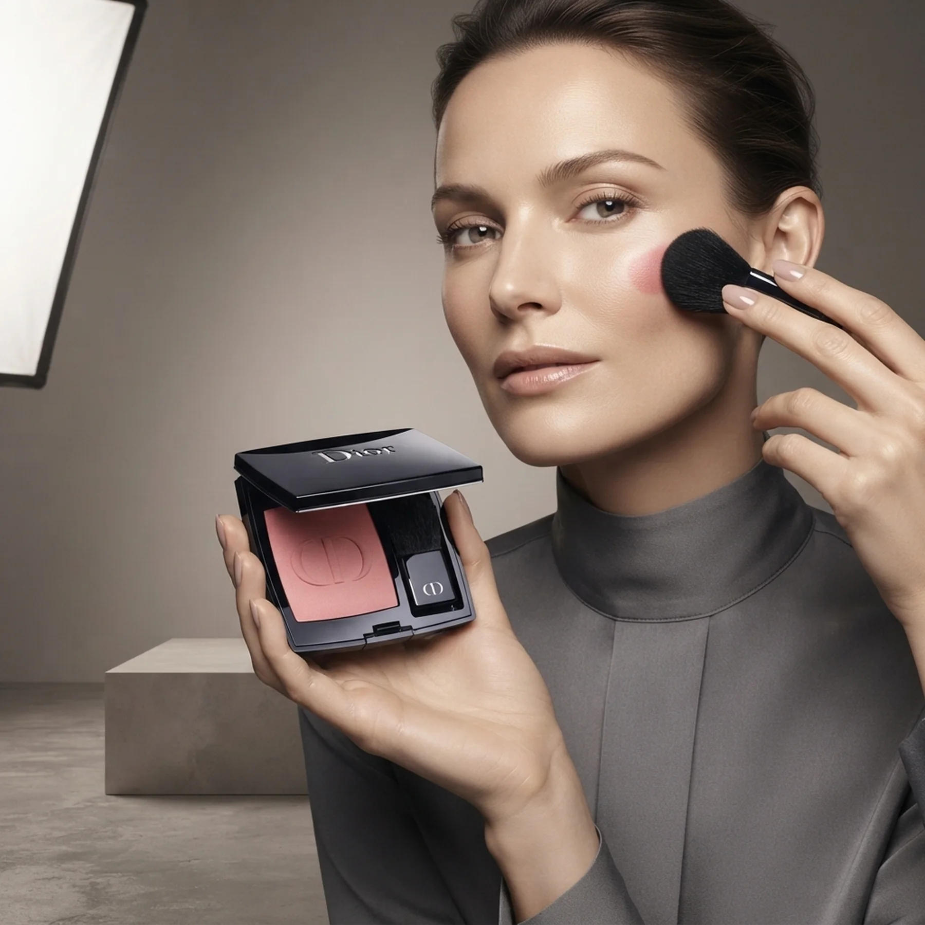 Стойкие румяна Dior Rouge Blush 219 Rose Montaigne