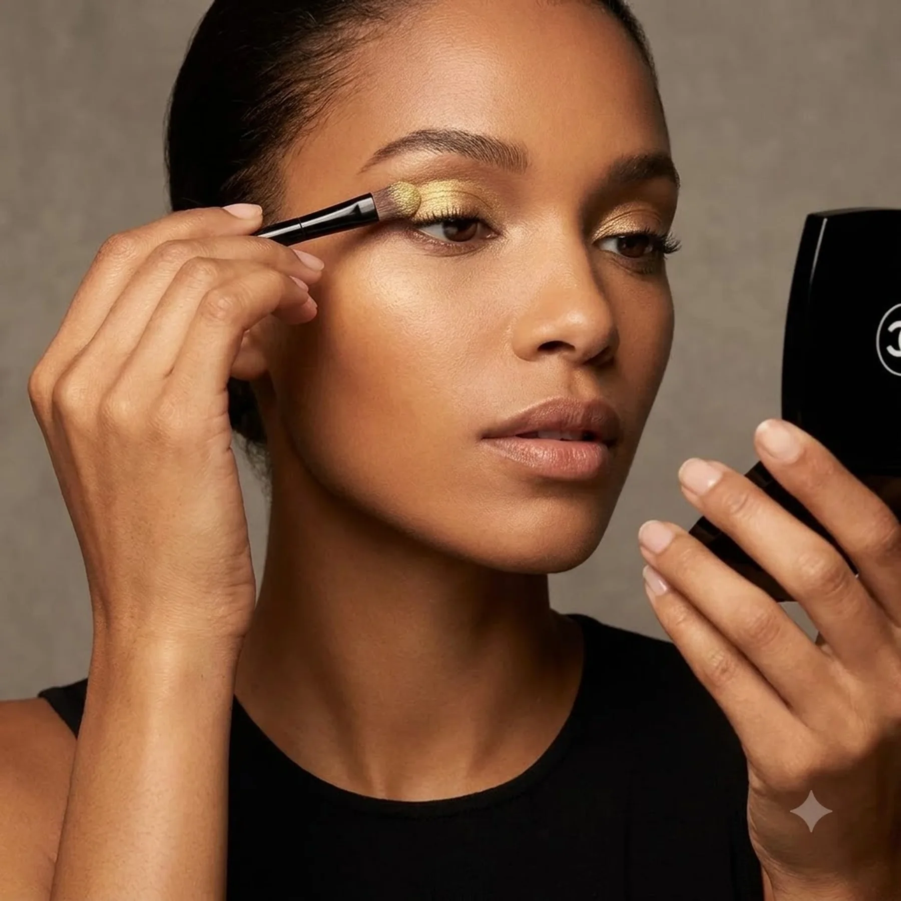 Стойкие тени для век CHANEL Ombre Essentielle Long-Lasting Multi-Purpose Eyeshadow 2.2 г 224 BLE D'OR ANTIQUE