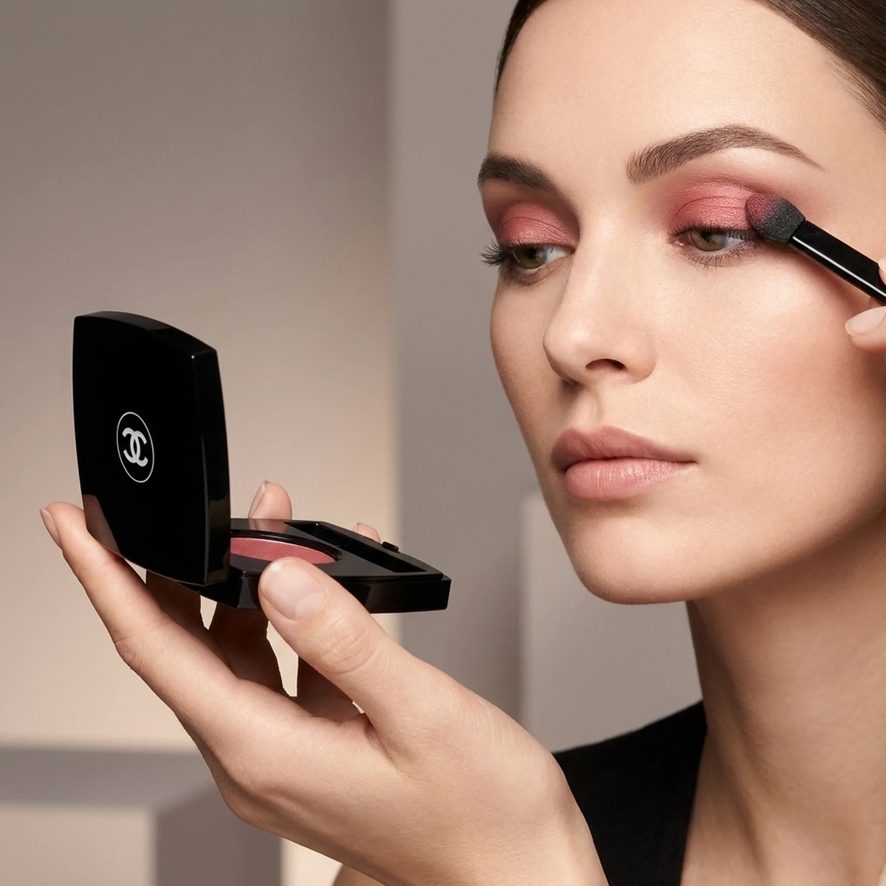 Стойкие тени для век CHANEL Ombre Essentielle Long-Lasting Multi-Purpose Eyeshadow 2.2 г 226 ROUGE COSMOS