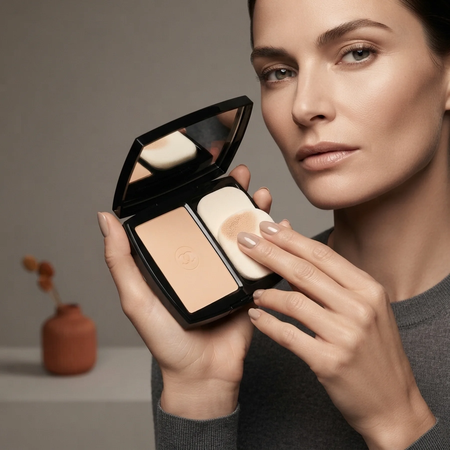 Стойкое компактное тональное средство CHANEL Ultra Le Teint 13 г B30