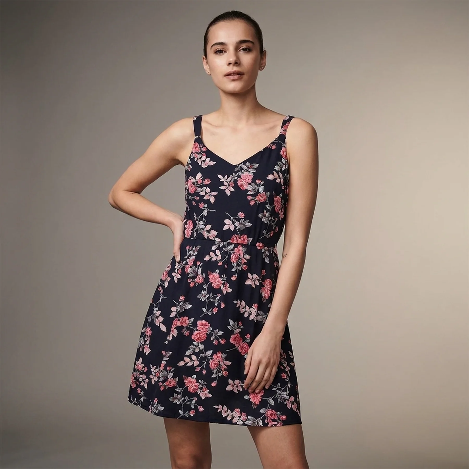 Сукня ONLKARMEN S/L SHORT DRESS AOP WVN NOOS 15157655 Night Sky-ROSE FLOWERS ONLY 34 Темно-синій