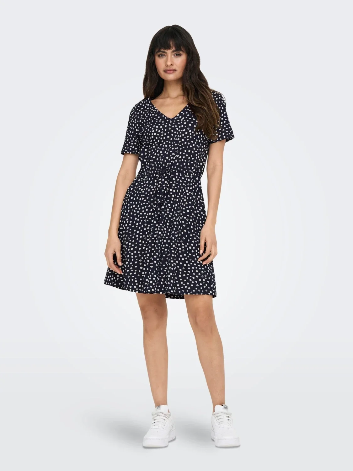 Сукня ONLMAY S/S V-NECK SHORT DRESS JRS NOOS 15286935-Night Sky-AOP:Lea flower ONLY L Темно-синій
