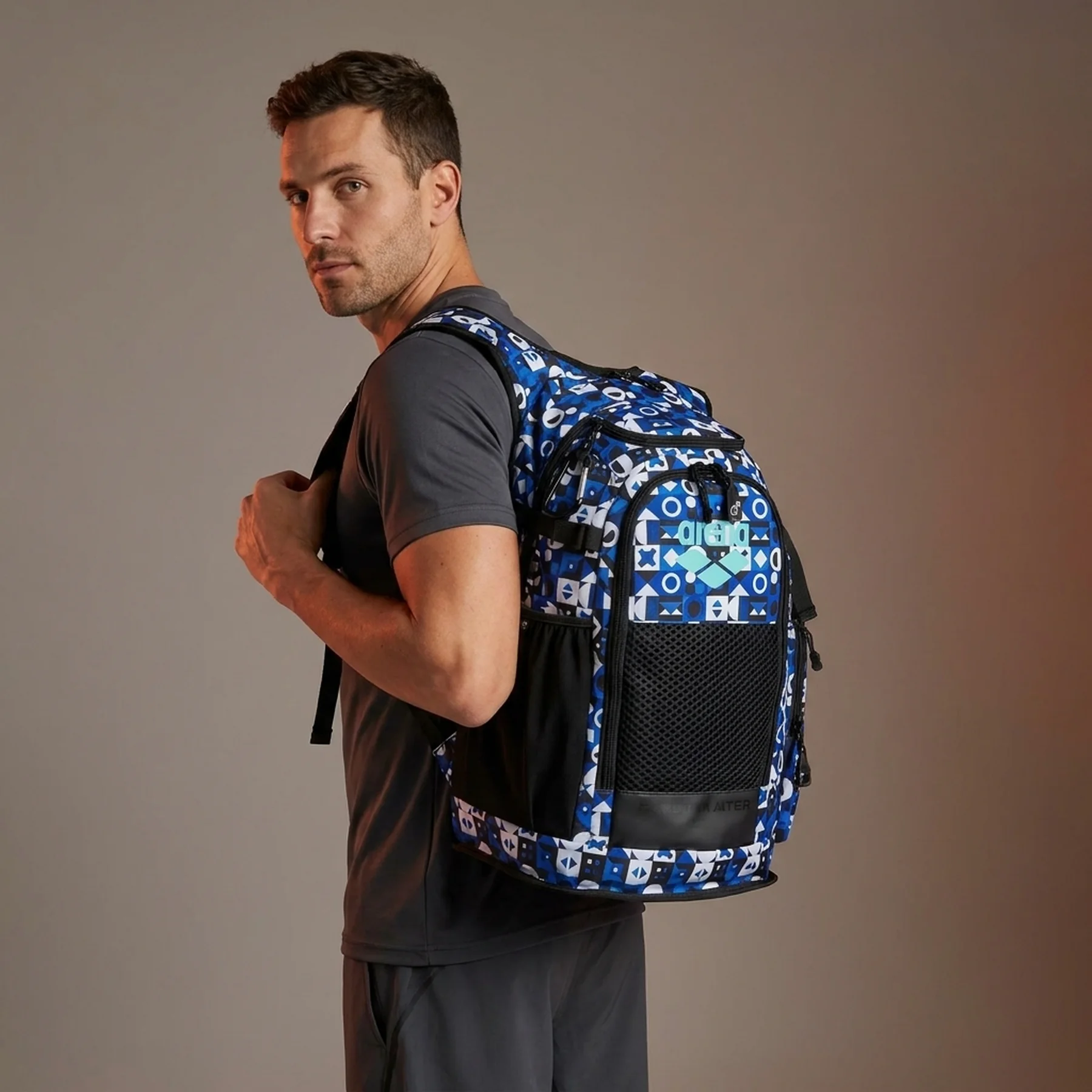 Рюкзак Arena ALL SET BACKPACK AO 45L синій, чорний, білий 55 х 38 х 28 см (010235-102)