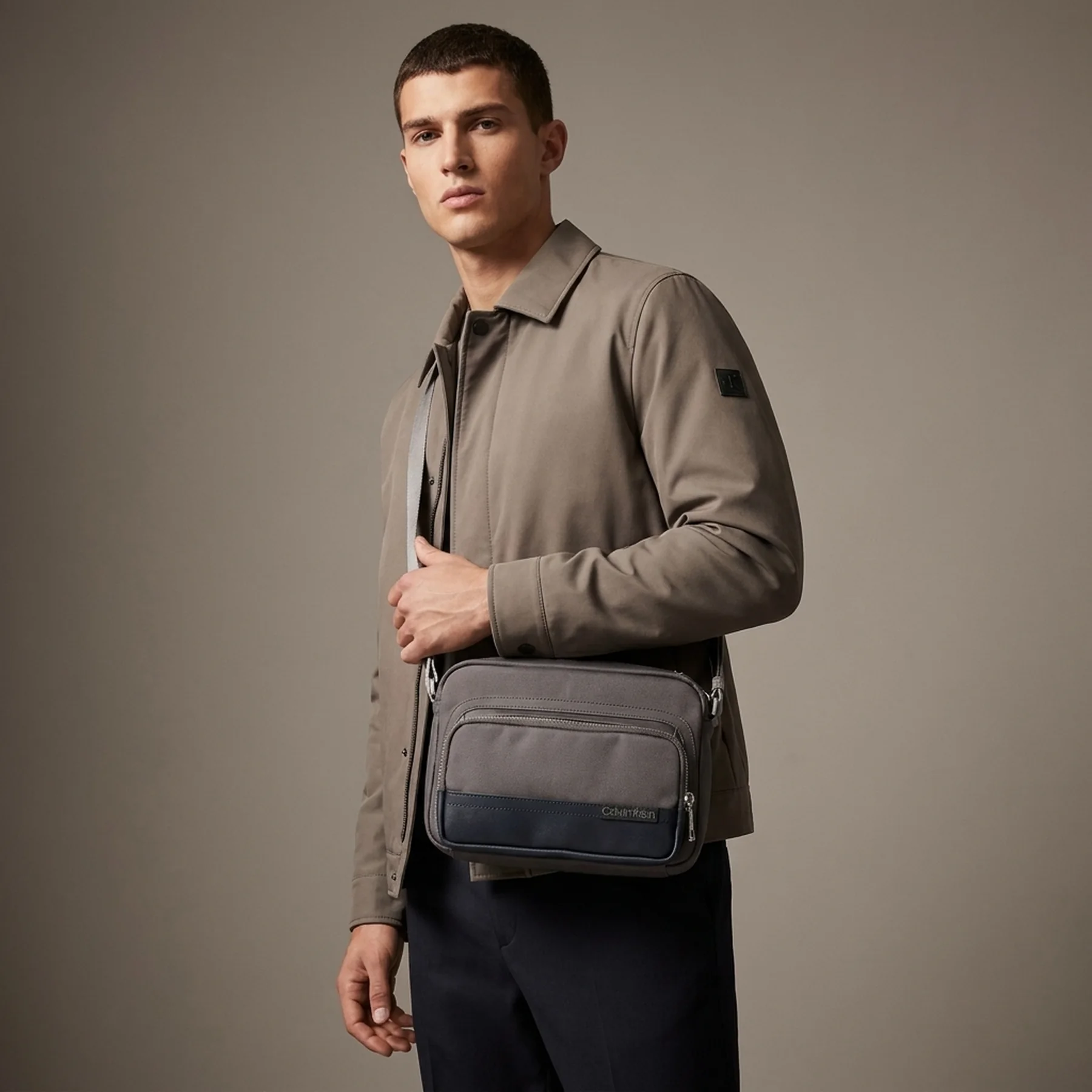 Сумка через плече Calvin Klein із логотипом 1159797626 (Сірий, One size)