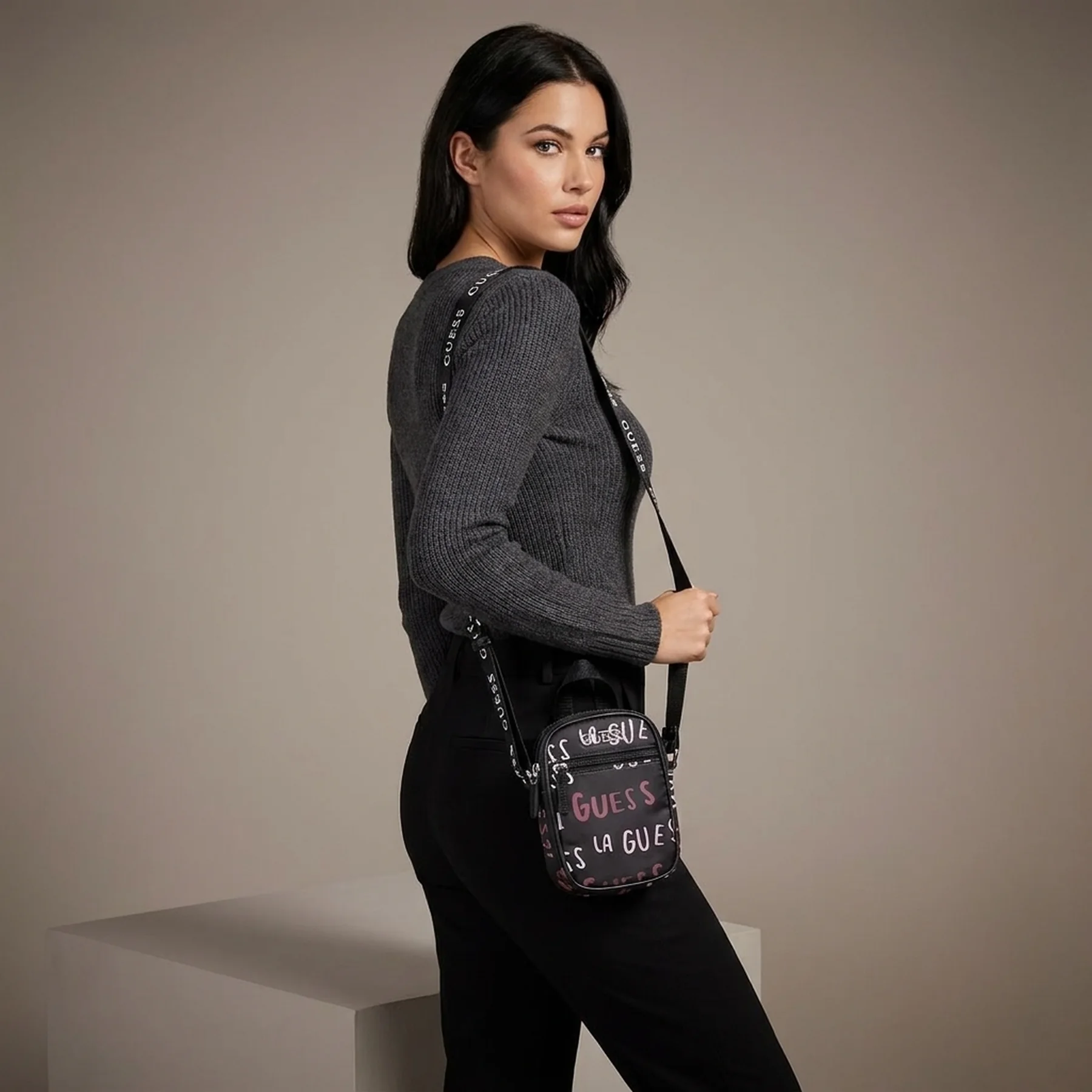 Сумка через плече Guess з логотипом 1159834126 (Чорний One size)