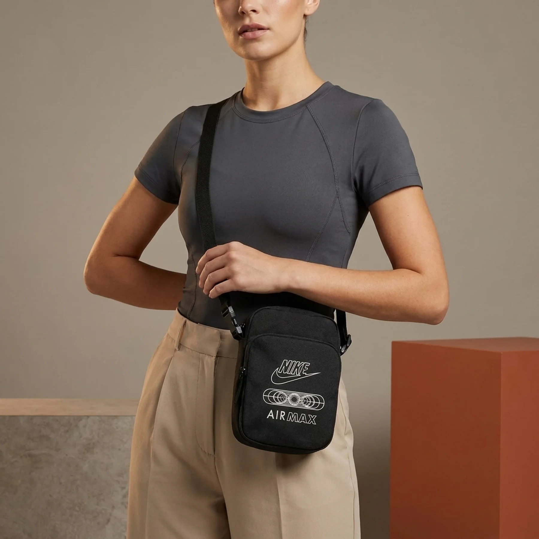 Nike Air Max Heritage Cross-Body