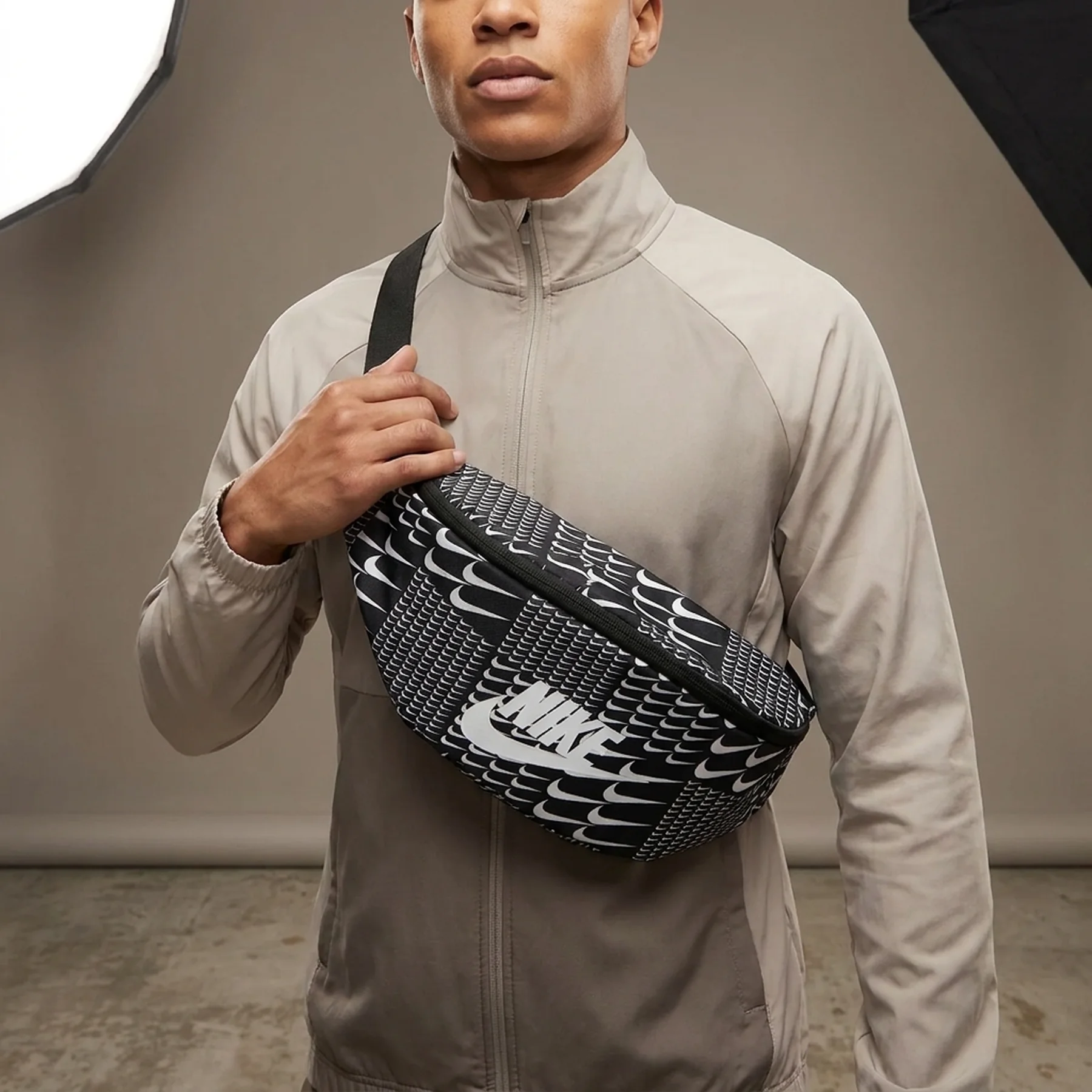 Nike HERITAGE SWOOSH GRID
