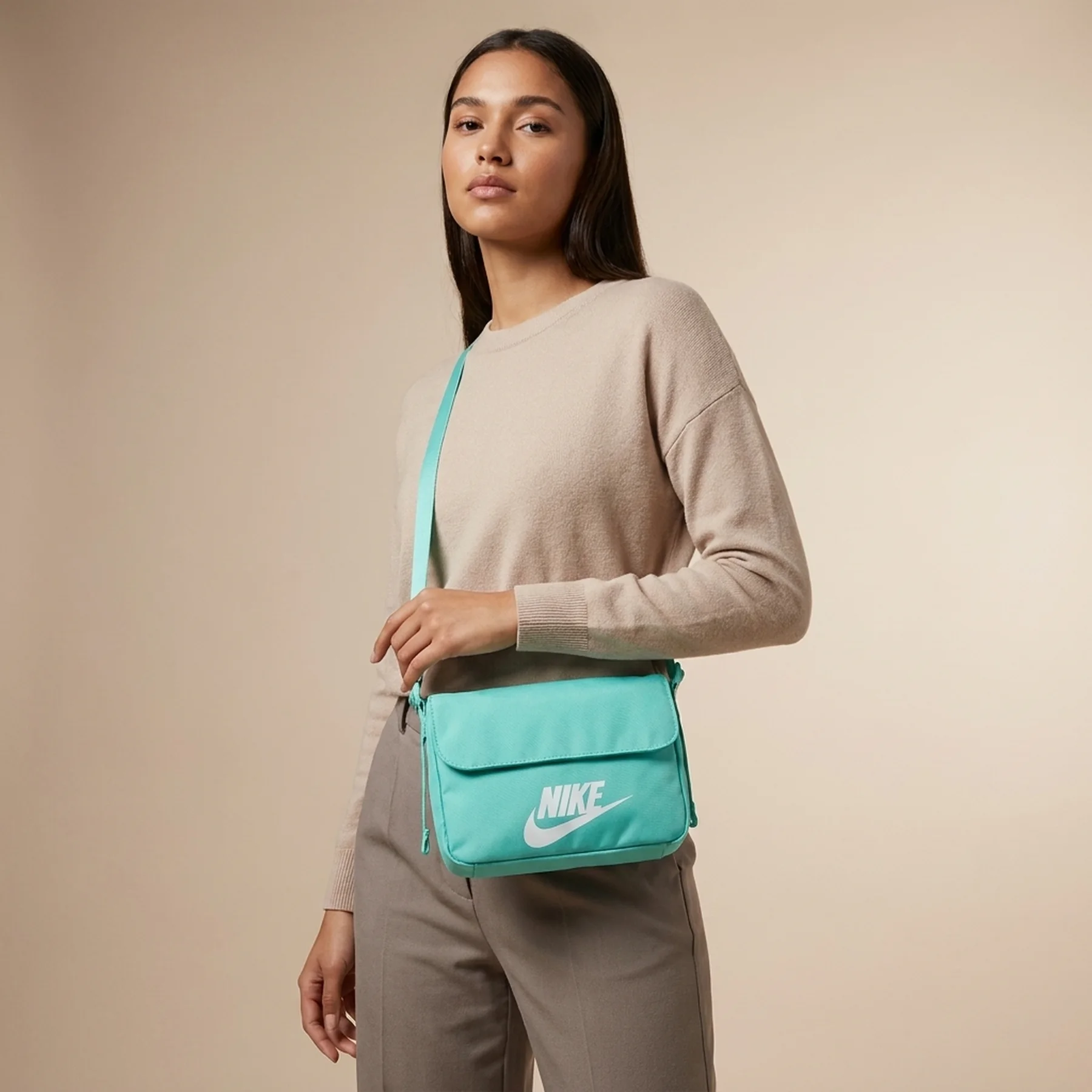 Сумка через плече Nike W Nsw Futura 365 Crossbody 3L (CW9300-300)