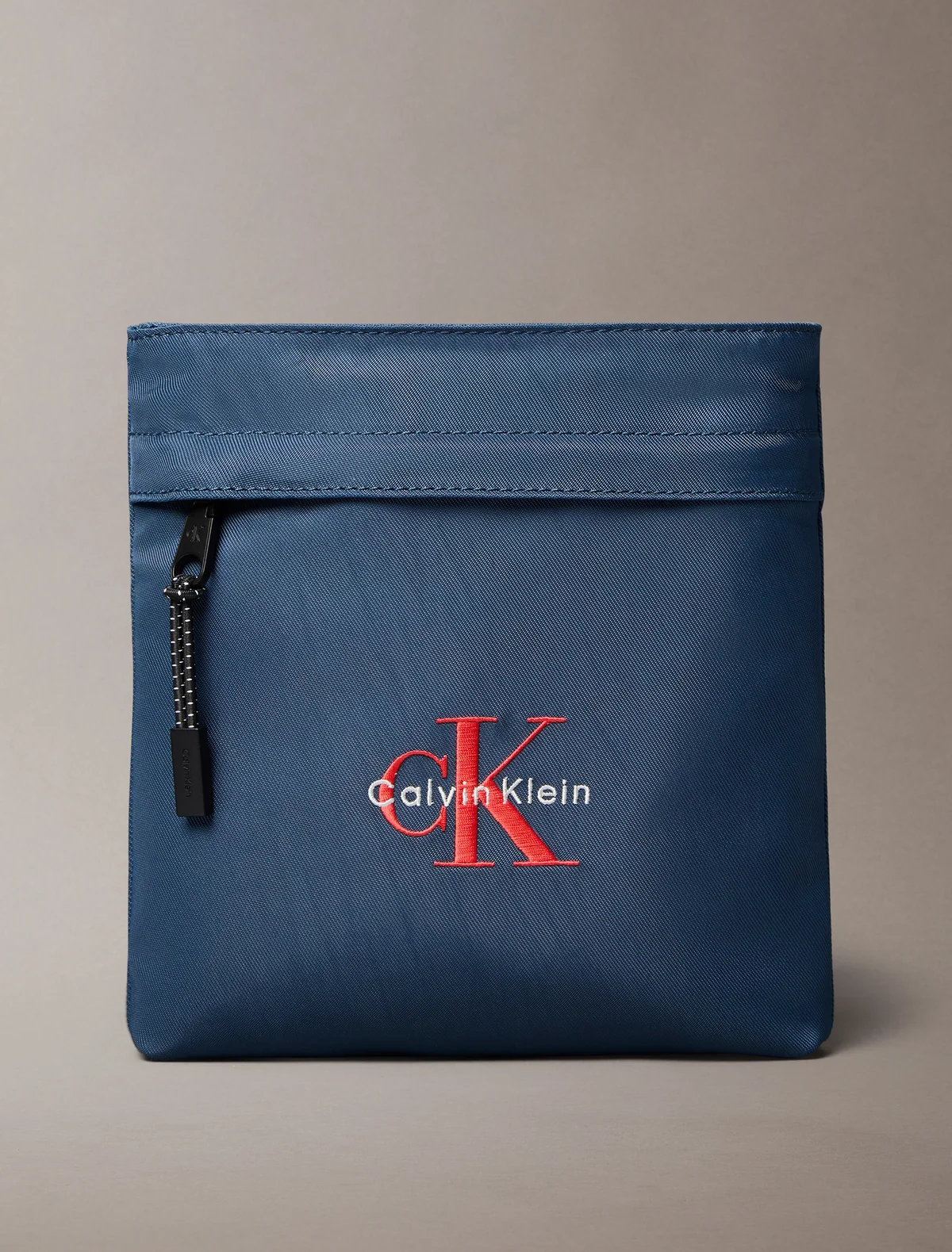 Сумка через плече від Calvin Klein з логотипом 1159858259