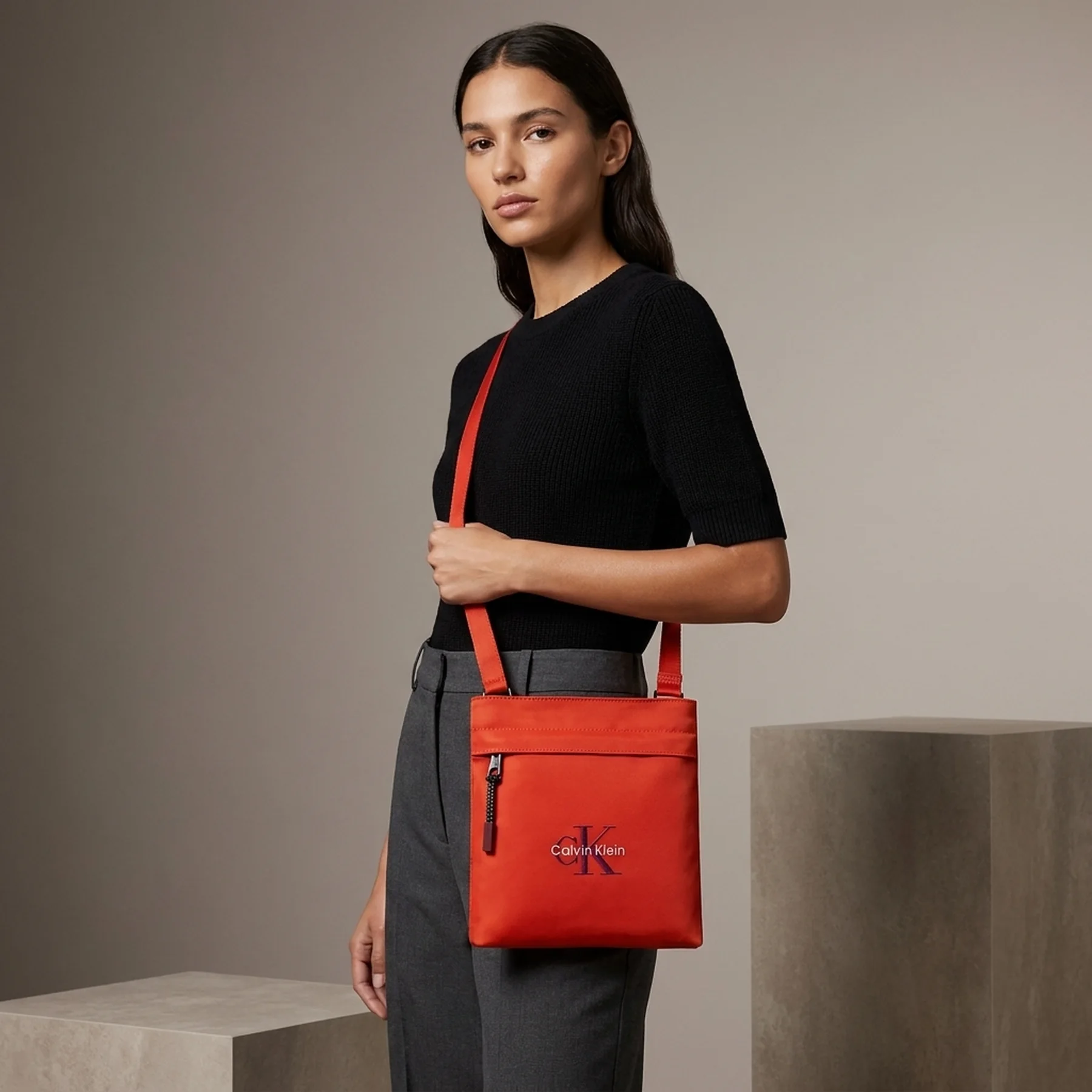 Сумка через плече від Calvin Klein з логотипом 1159858261 Червоний