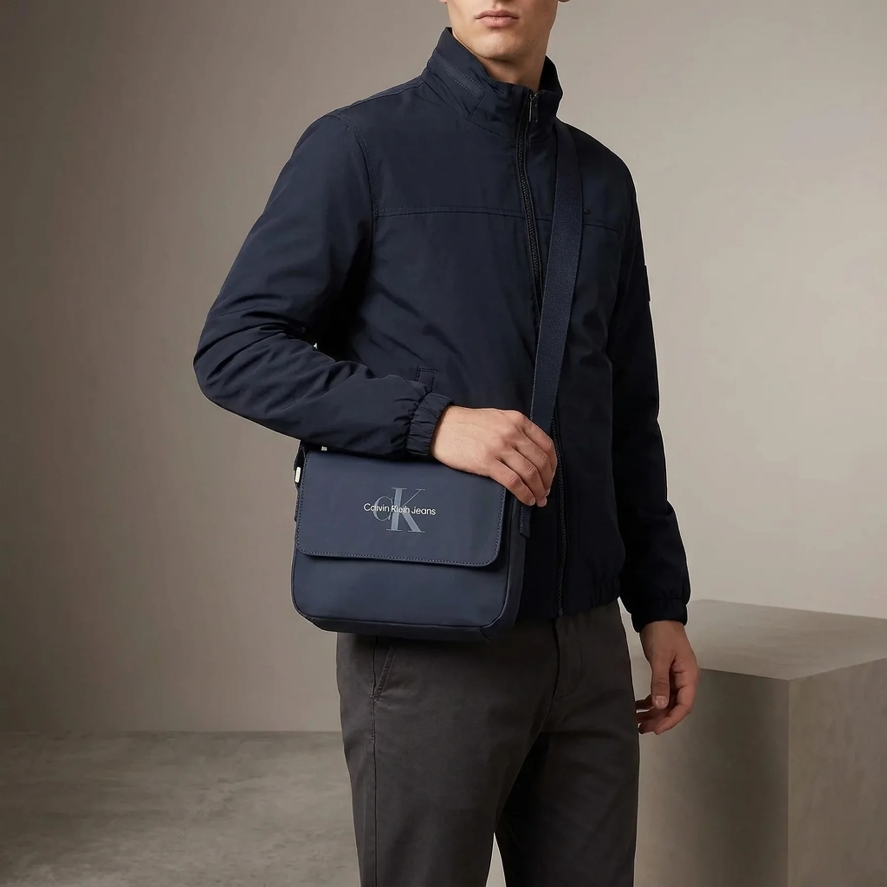 Сумка через плече від Sport Essentials Flap Calvin Klein 1159847502 Синій