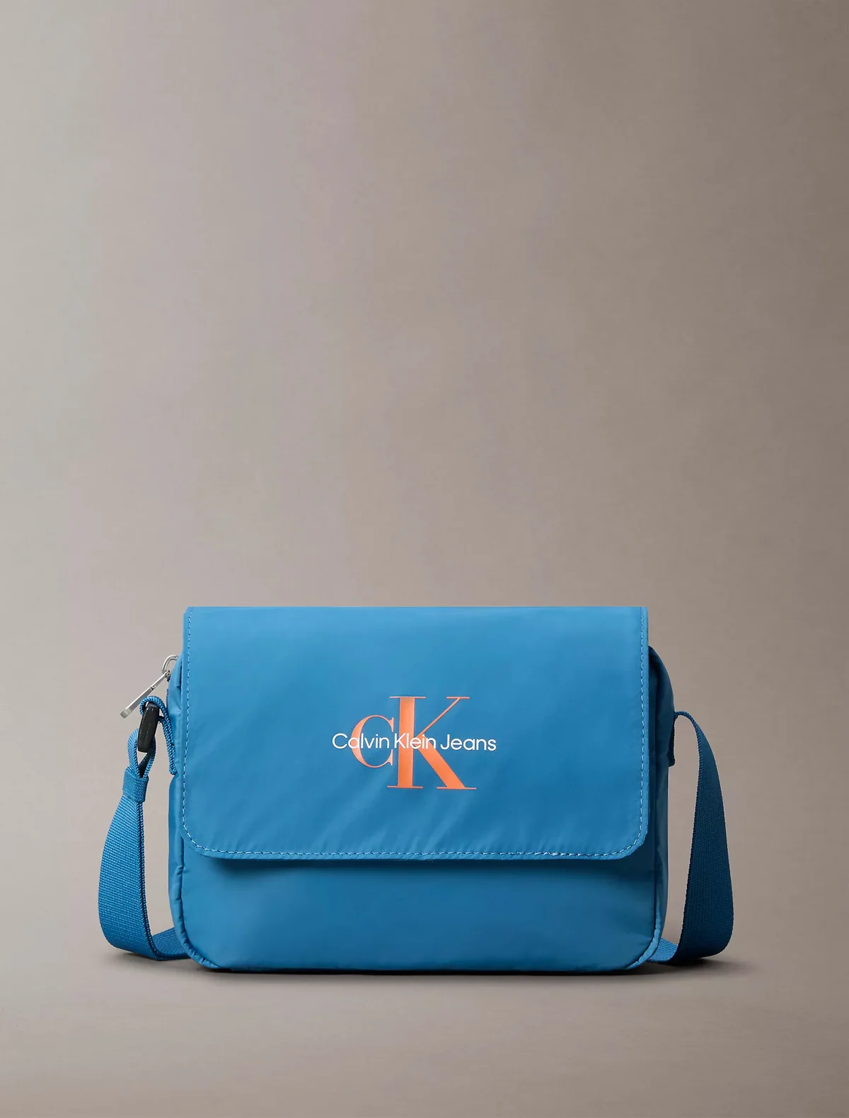 Сумка через плече від Sport Essentials Flap Calvin Klein 1159847503 Синій