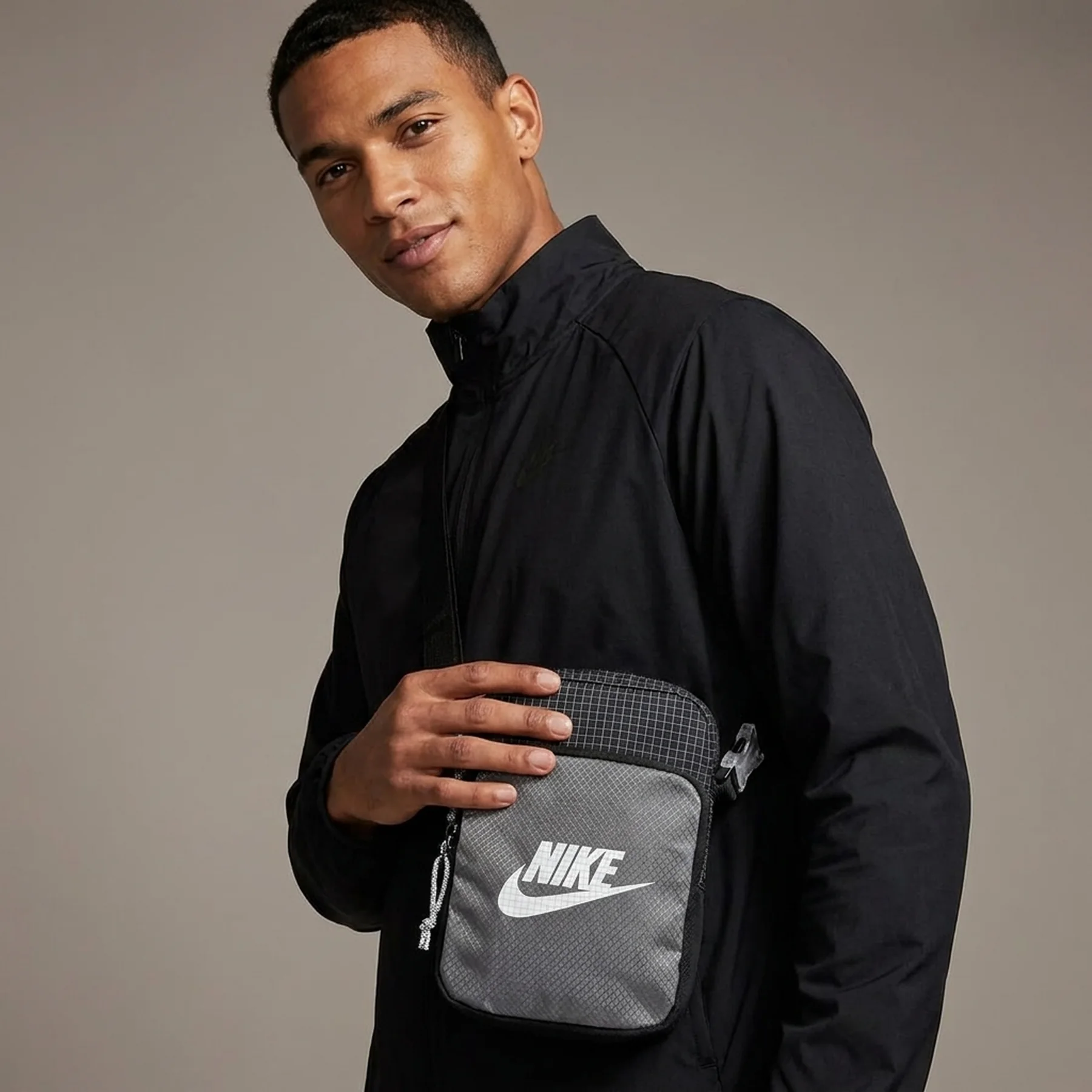 Месенжер Nike Heritage