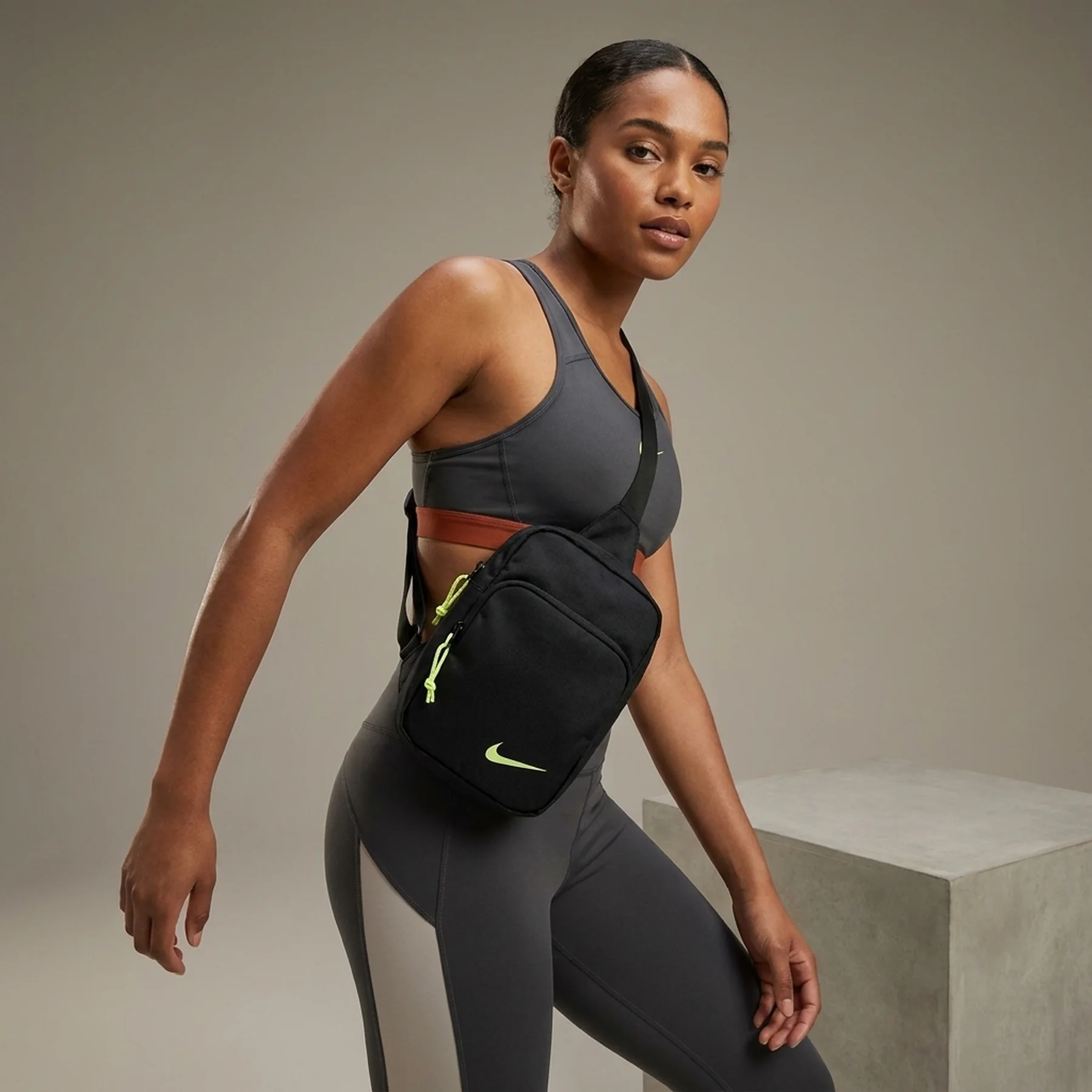 Сумка через плече Nike Sportswear Essentials Sling Bag DJ9796-060