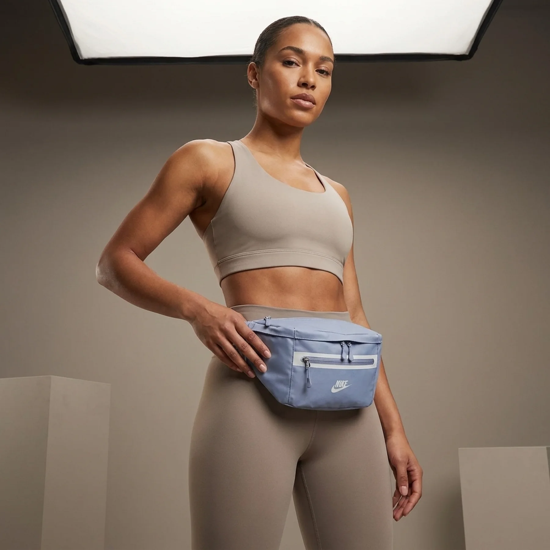 Сумка Nike NK ELMNTL PRM WAISTPACK