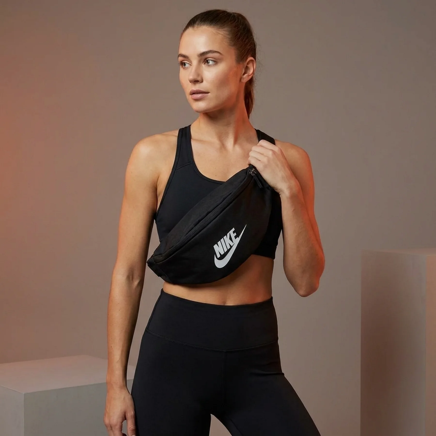 Сумка на пояс Nike NK HERITAGE WAISTPACK - FA21