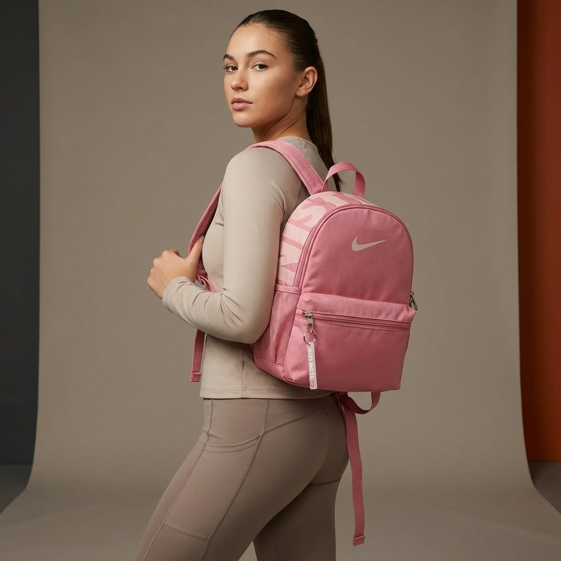 Рюкзак Nike Y NK BRSLA JDI MINI BKPK 11L рожевий 33 х 25 х 13 см (DR6091-634)