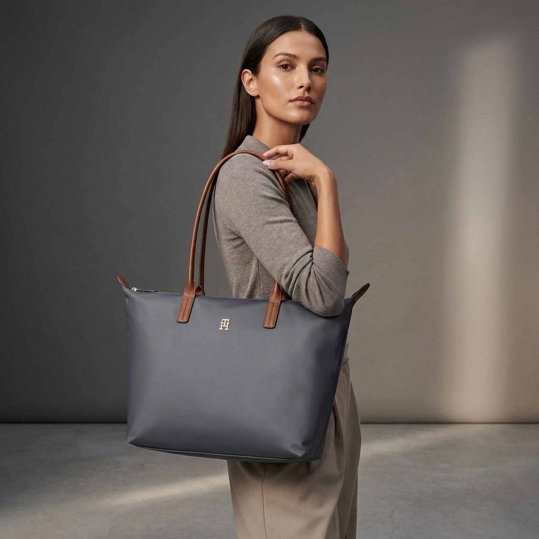 Сумка жіноча Tommy Hilfiger 1159855593 Сірий