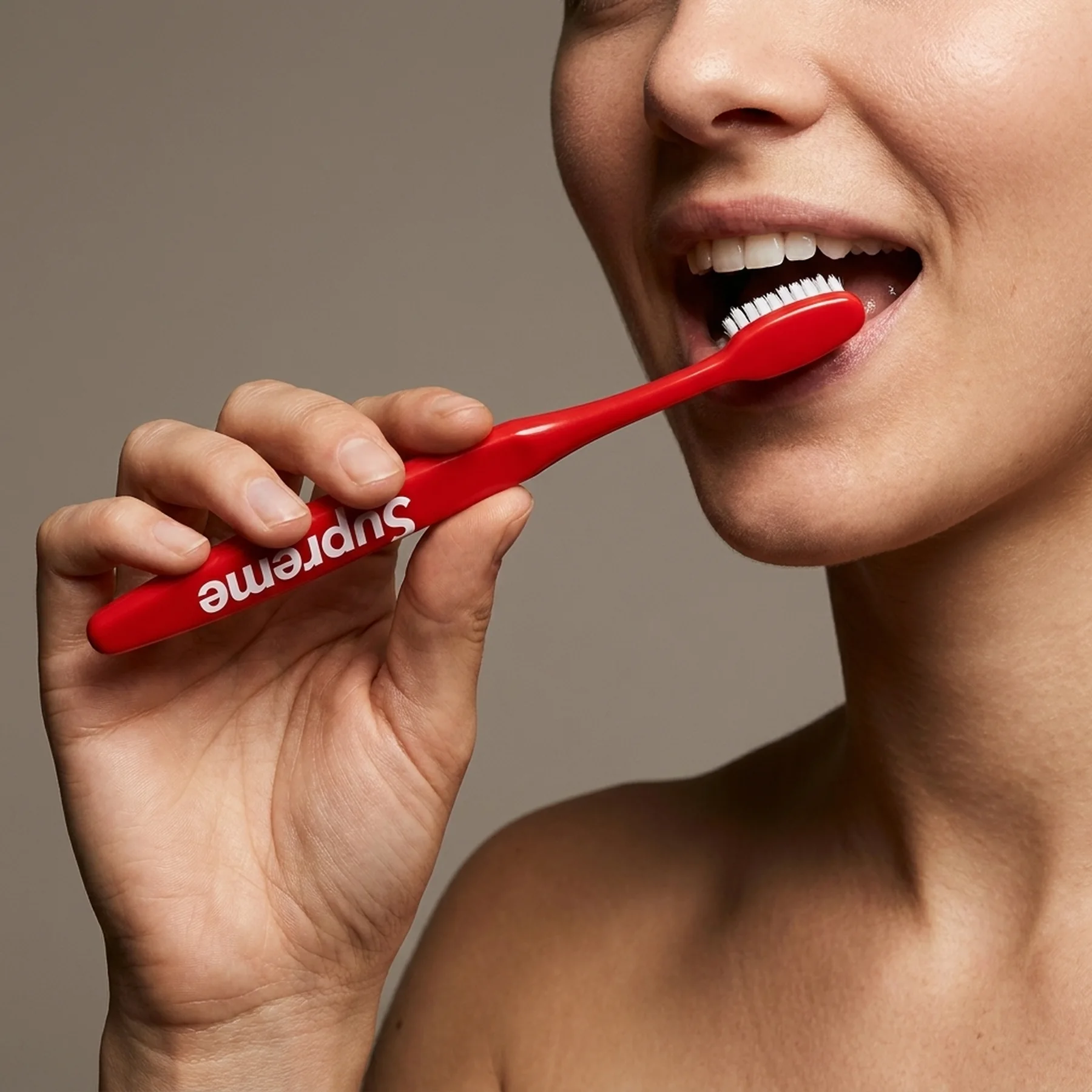 Щітка Supreme Toothbrush (2017)