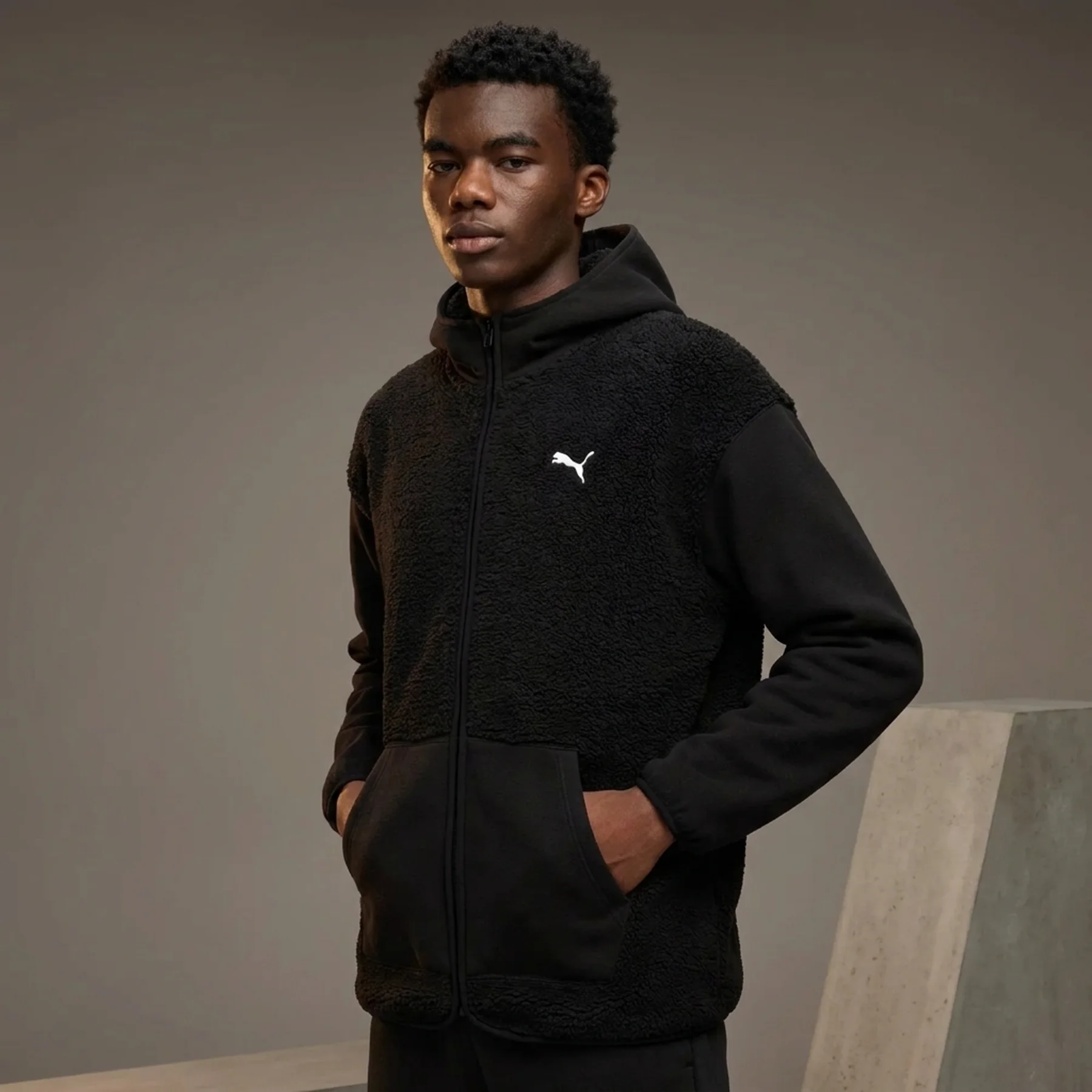 Светр ESS ELEVATED Full-zip Hoodie 68826001 Puma M Чорний