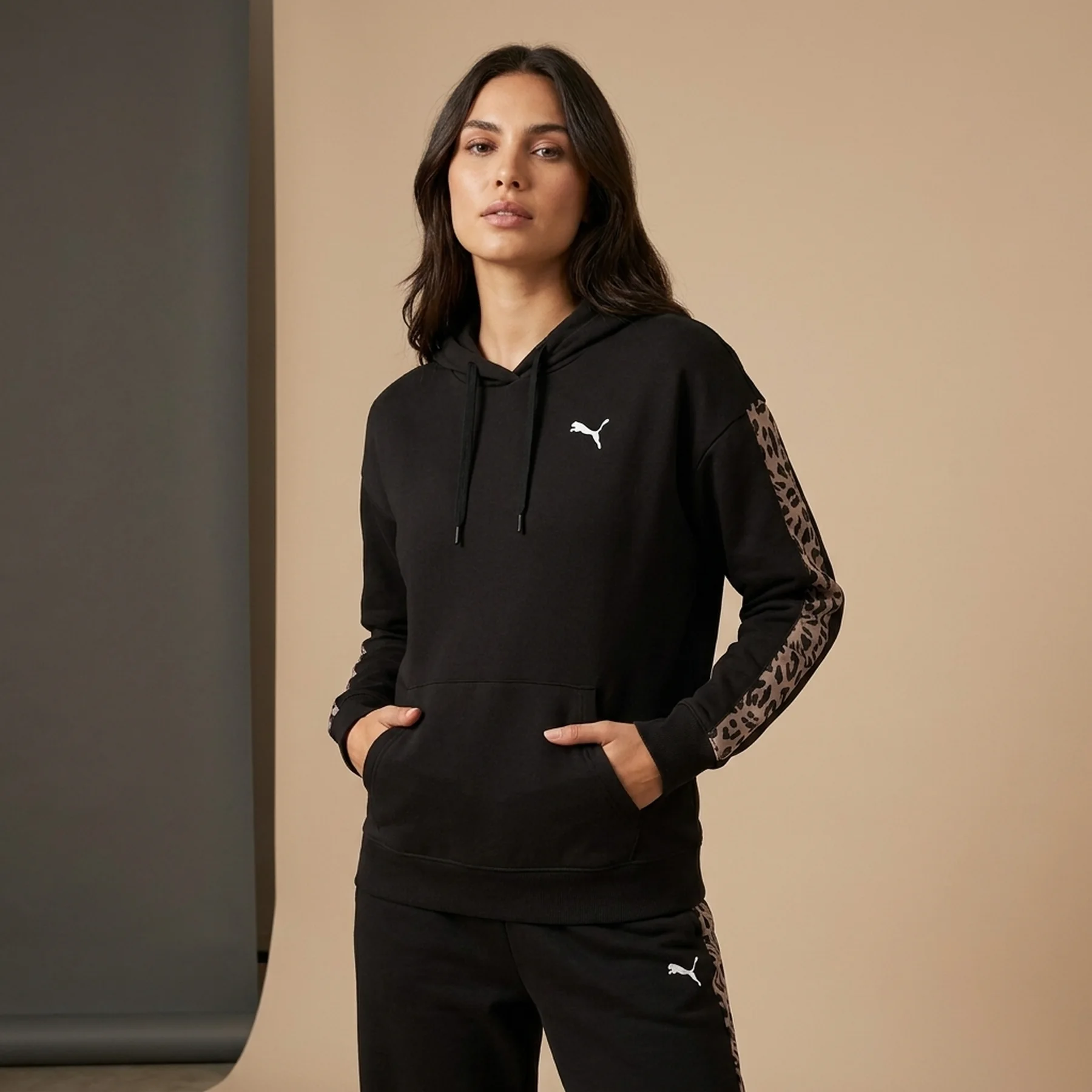 Светр ESS GRAPHIC Animal Hoodie 69182201 Puma L Чорний