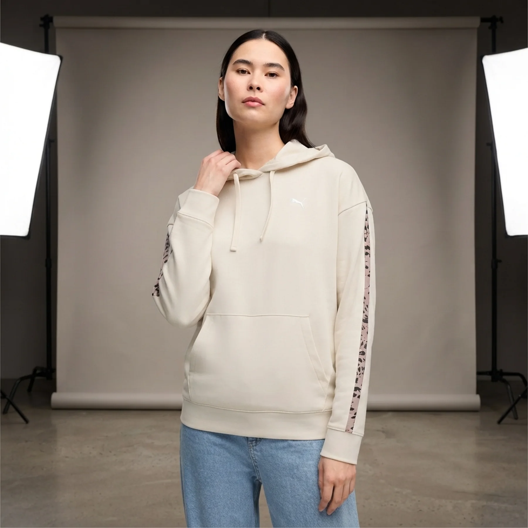 Светр ESS GRAPHIC Animal Hoodie 69182287 Puma L Білий