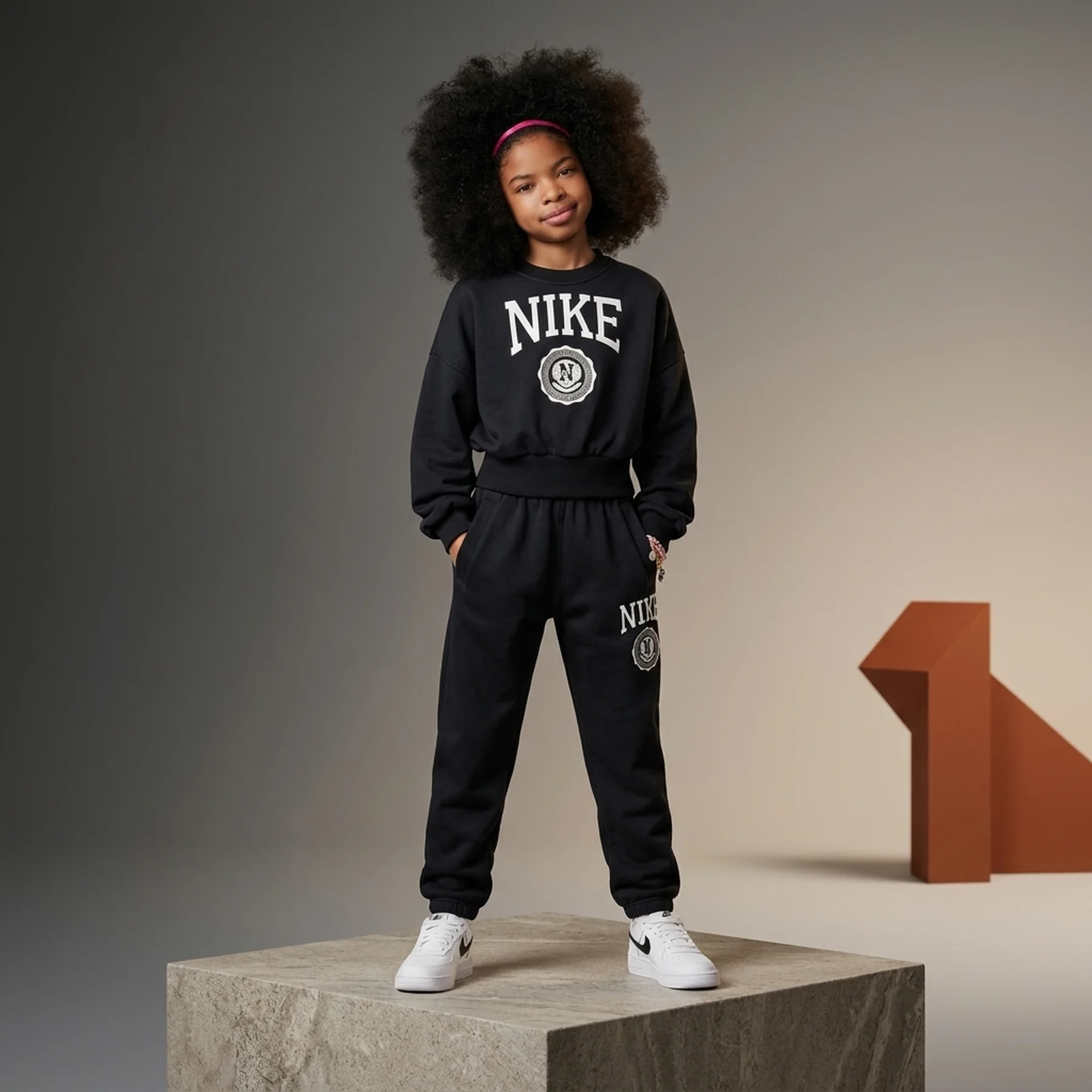 Светр підлітковий Nike French Terry Crew-Neck Sweatshirt (HJ3373-010)