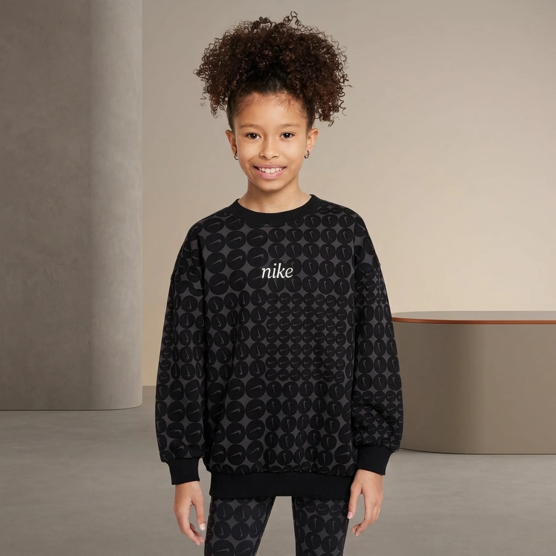 Светр підлітковий Nike Sportswear Club Fleece Oversized Crew-Neck (HF8209-010)