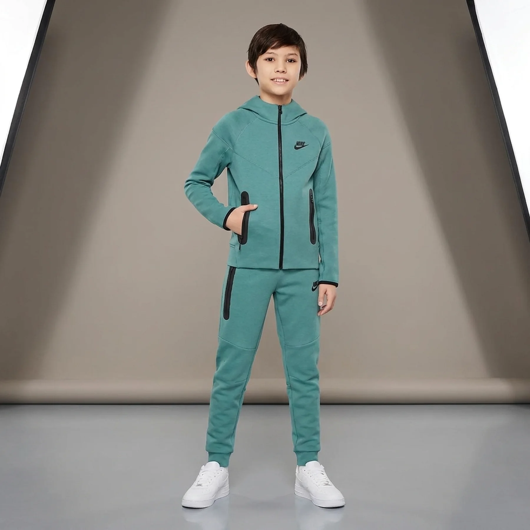 Светр підлітковий Nike Sportswear Tech Fleece (FD3285-361)