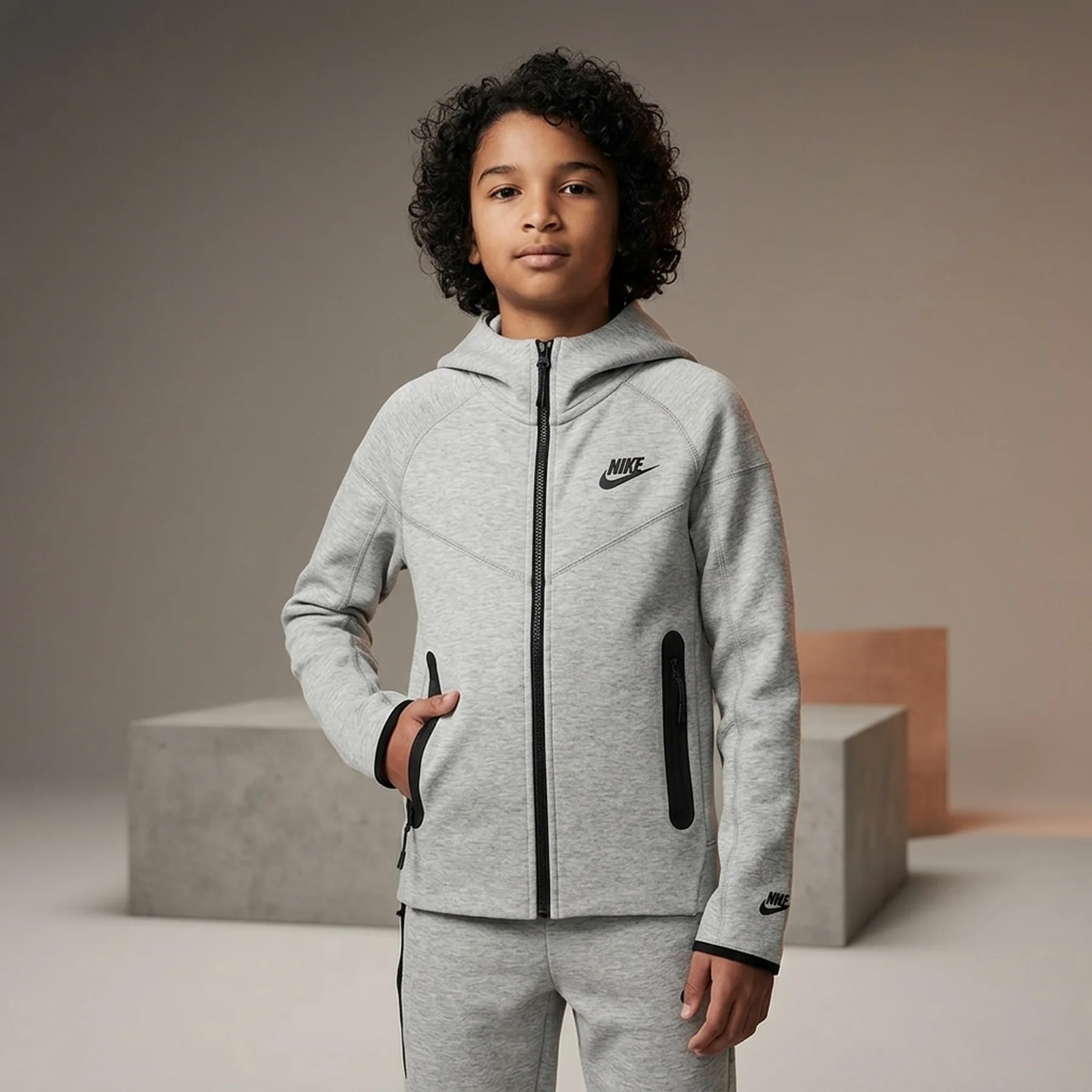 Светр підлітковий Nike Sportswear Tech Fleece Full-Zip Hoodie (FD3285-063)