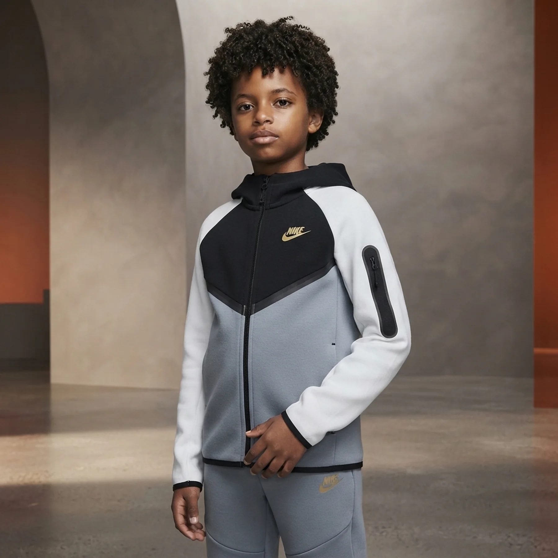 Светр підлітковий Nike Sportswear Tech Fleece Full-Zip Hoodie (HV5867-065)