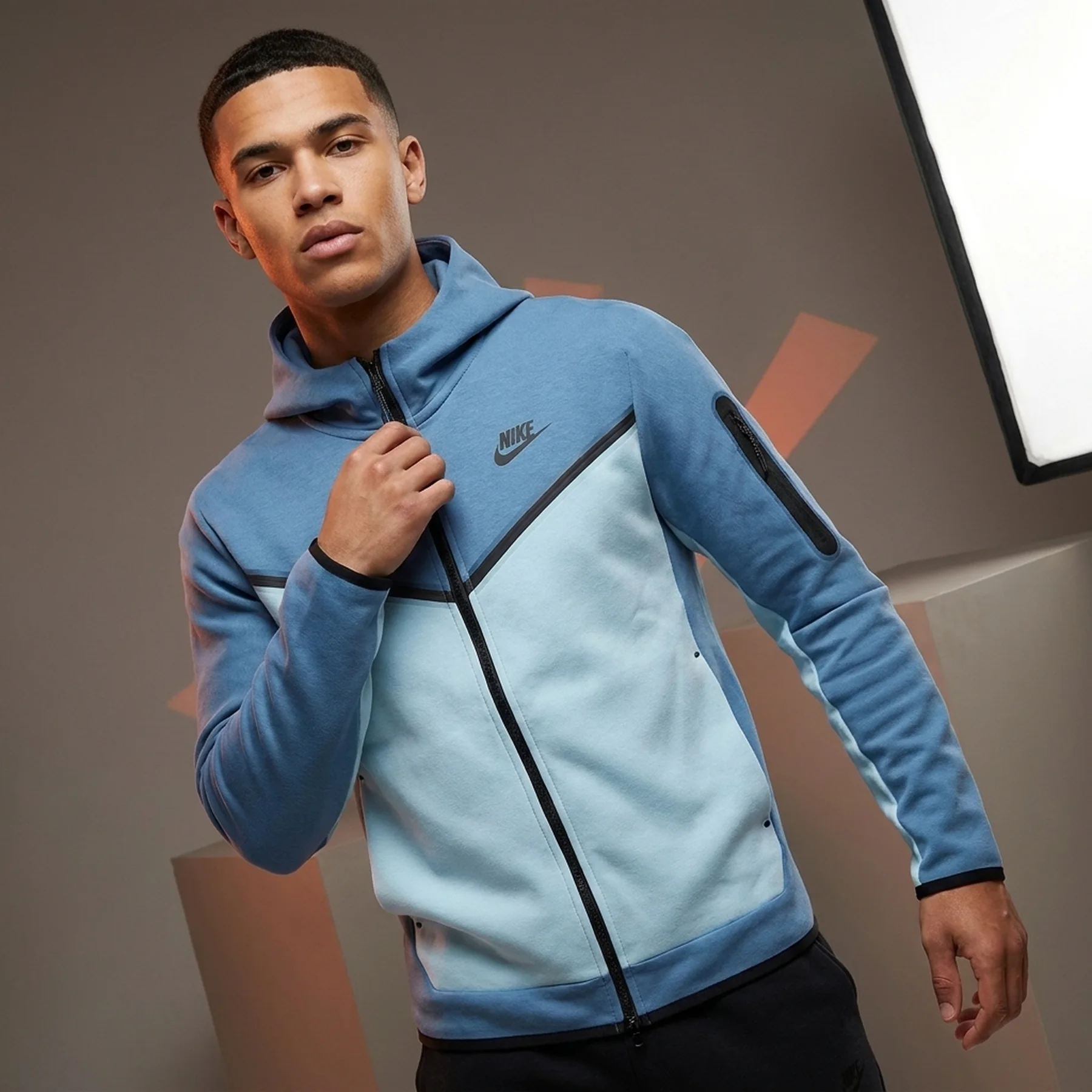Светр підлітковий Nike Sportswear Tech Fleece Full-Zip Hoodie (HV5867-474)