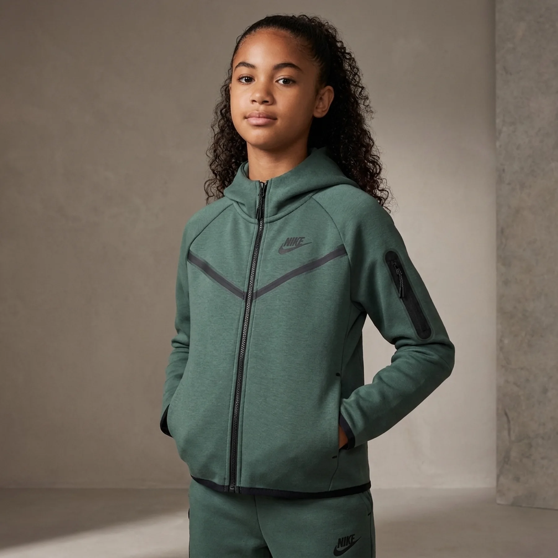 Светр підлітковий Nike Sportswear Tech Fleece Full-Zip Hoodie (HV8695-338)