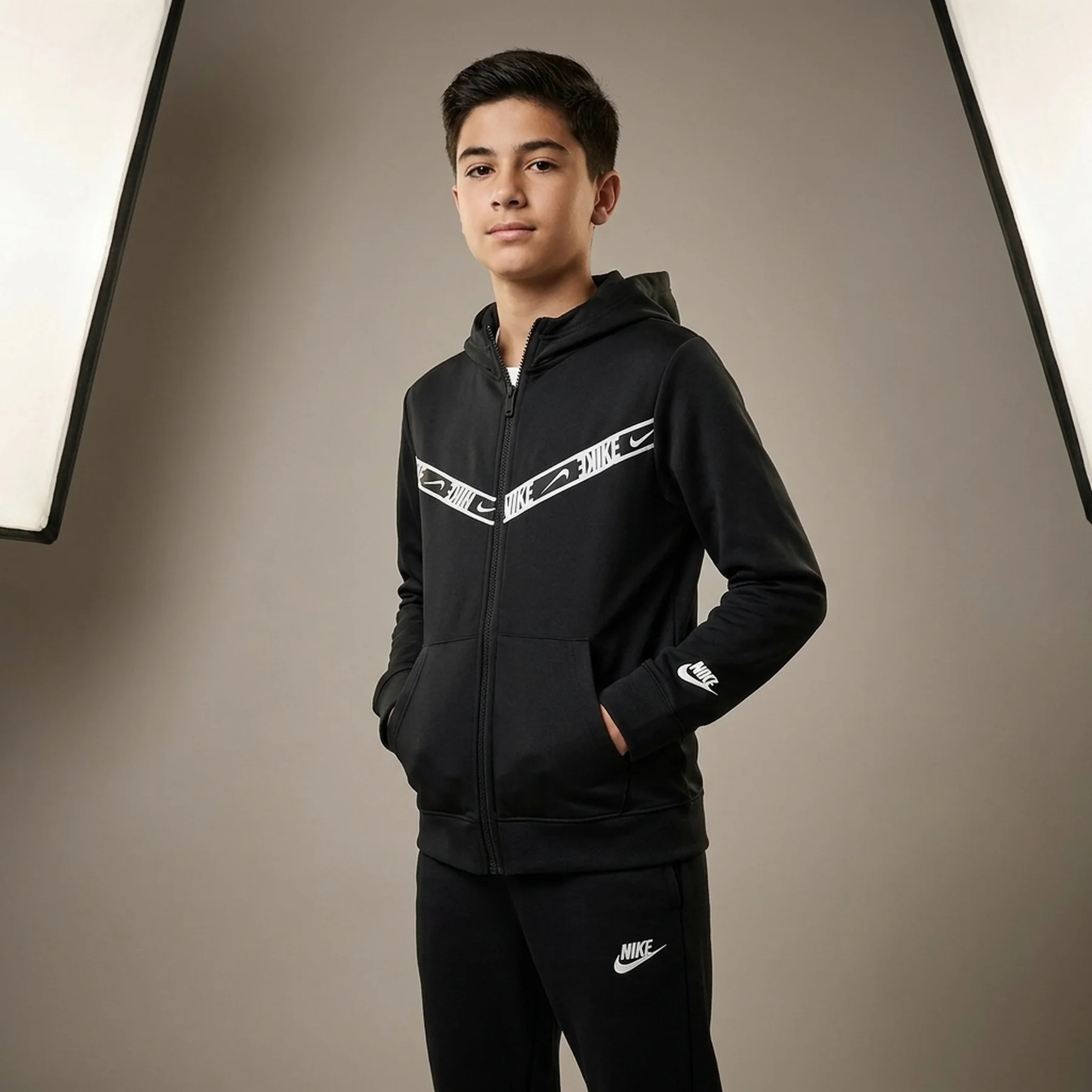 Светр підлітковий Nike Swoosh Repeat Hoodie (DQ5100-010)