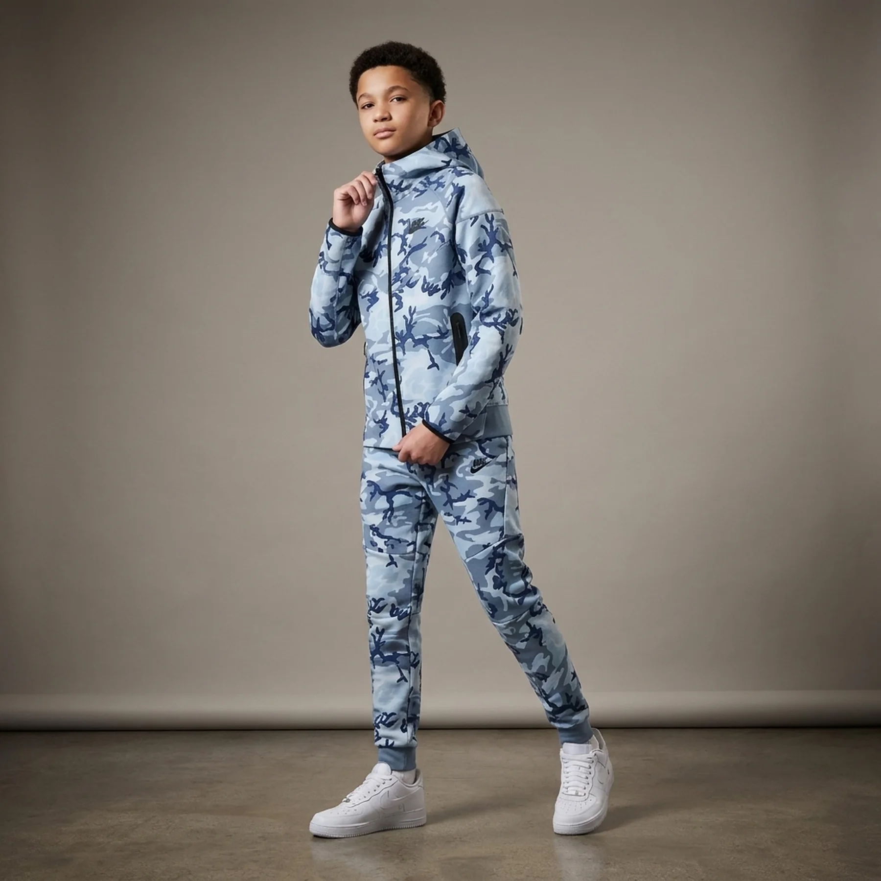 Светр підлітковий Nike Tech Fleece Camo Full-Zip Hoodie (FN9118-493)