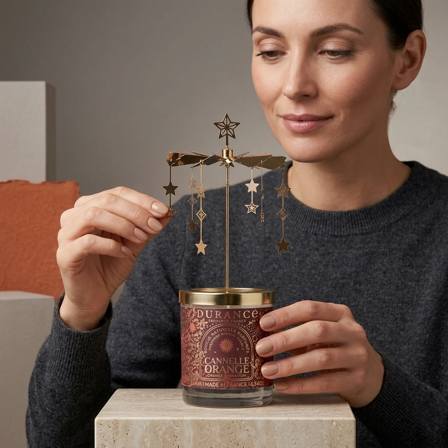 Свеча парфюмированная Durance Carousel Candle 180 г Кориця та апельсин