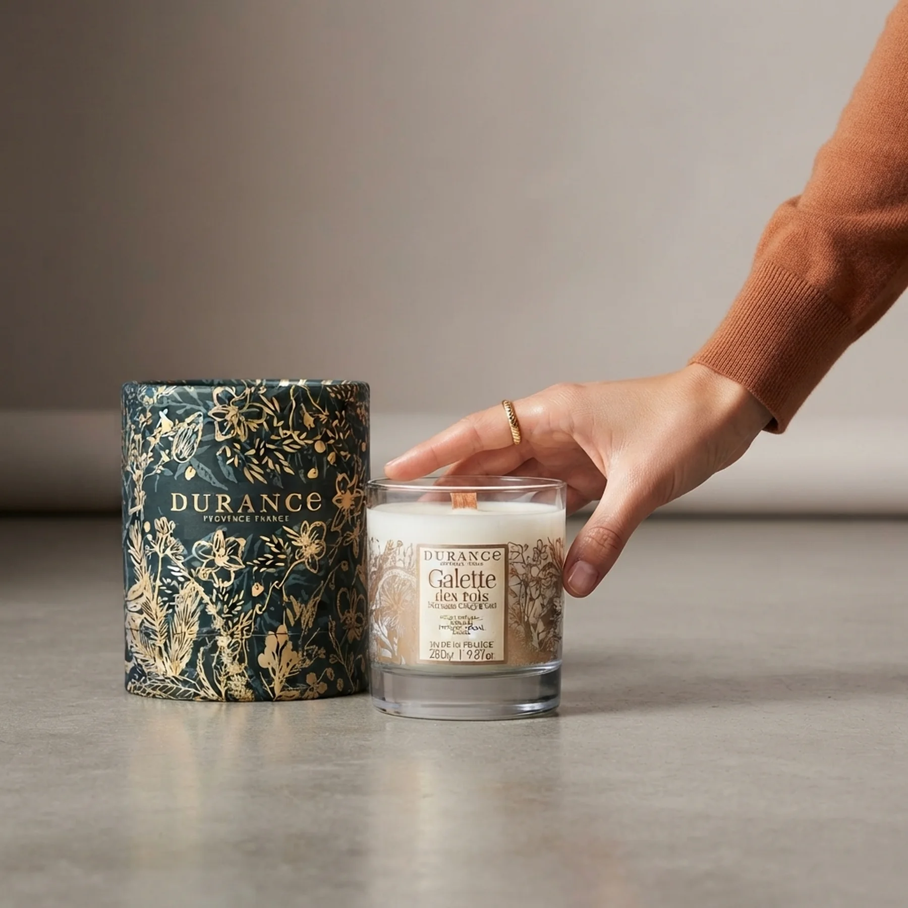 Свеча парфюмированная Durance Perfumed Natural Candle 2024 280 г Марципан