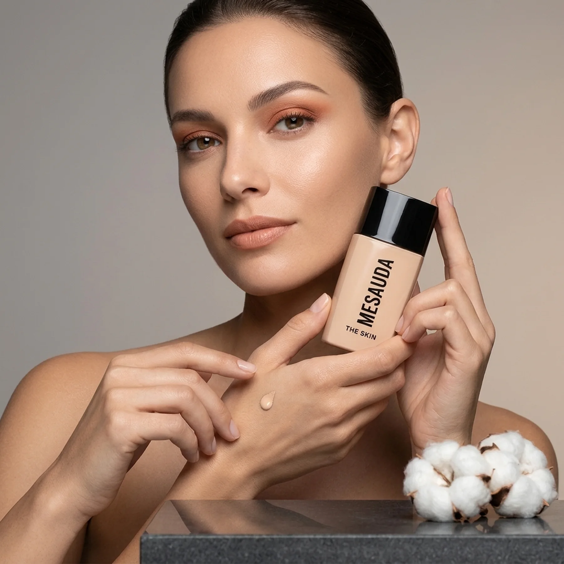 Сияющая увлажняющая тональная основа MESAUDA The Skin SPF 15 30 мл C20