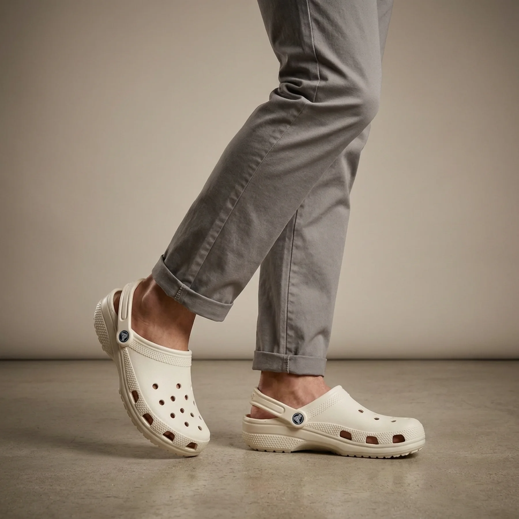 Тапочки чоловічі Crocs Classic Clog (10001-2Y2)
