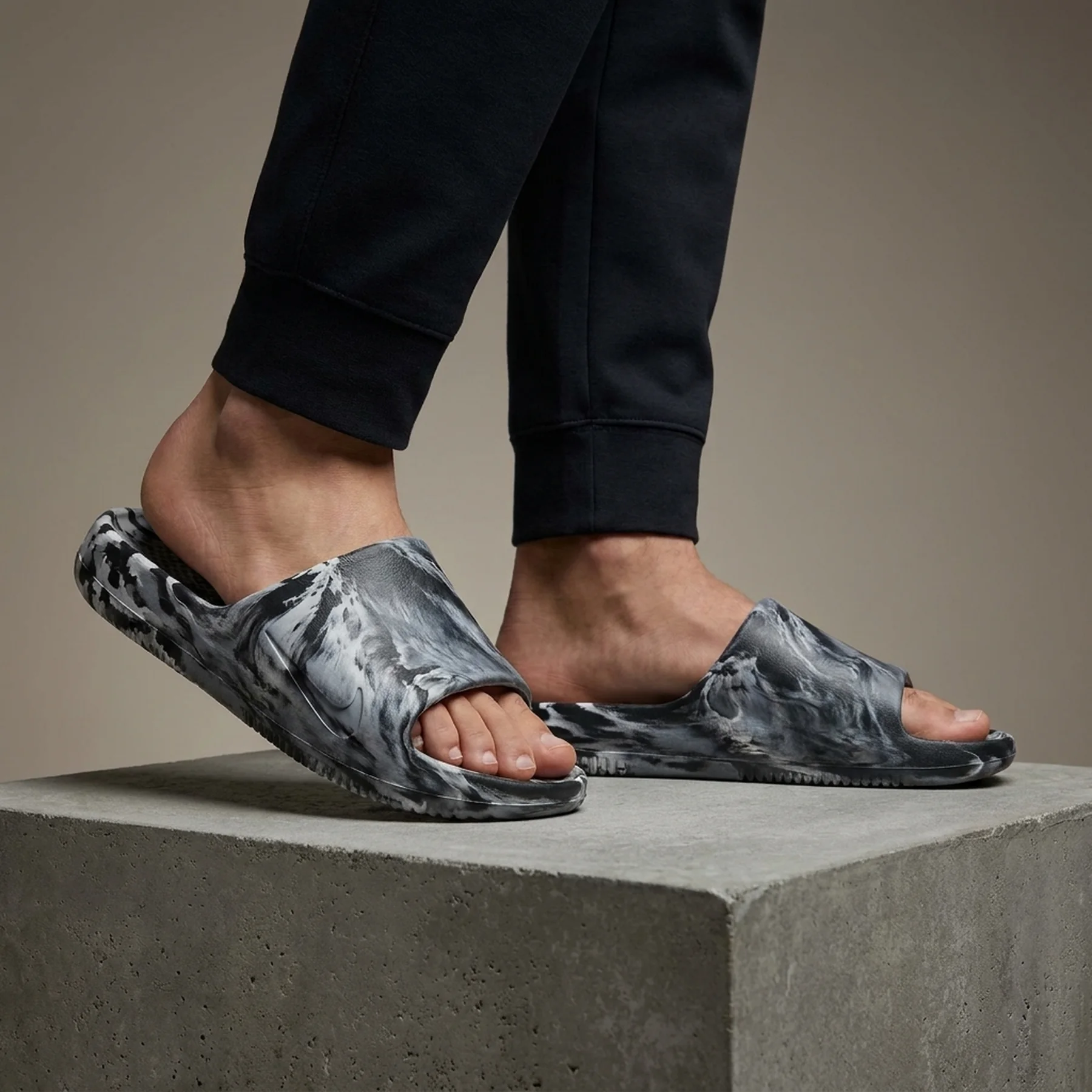 Тапочки чоловічі Nike Calm Se Slide (FV5637-001)
