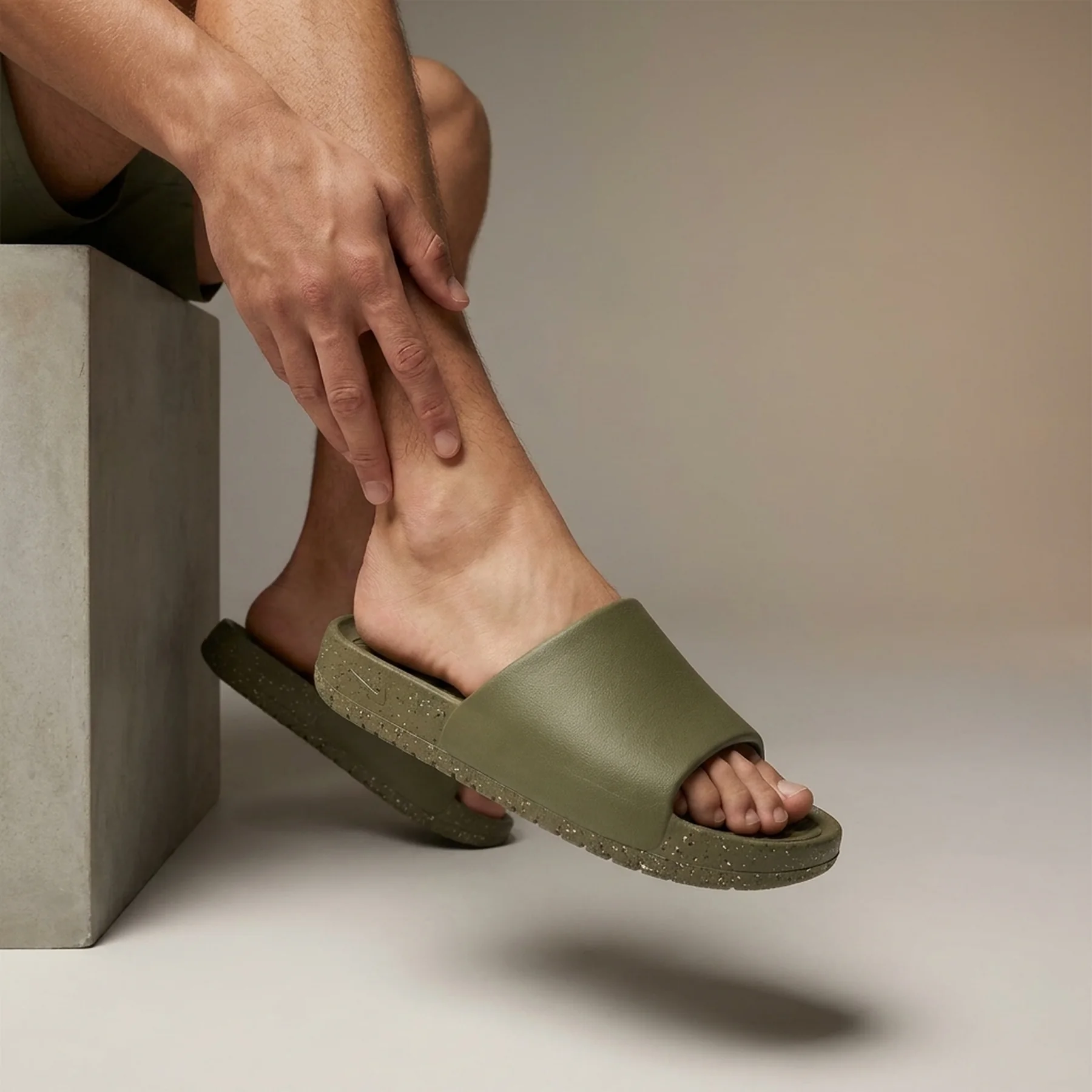 Тапочки чоловічі Nike Calm Slide (FD4116-301)