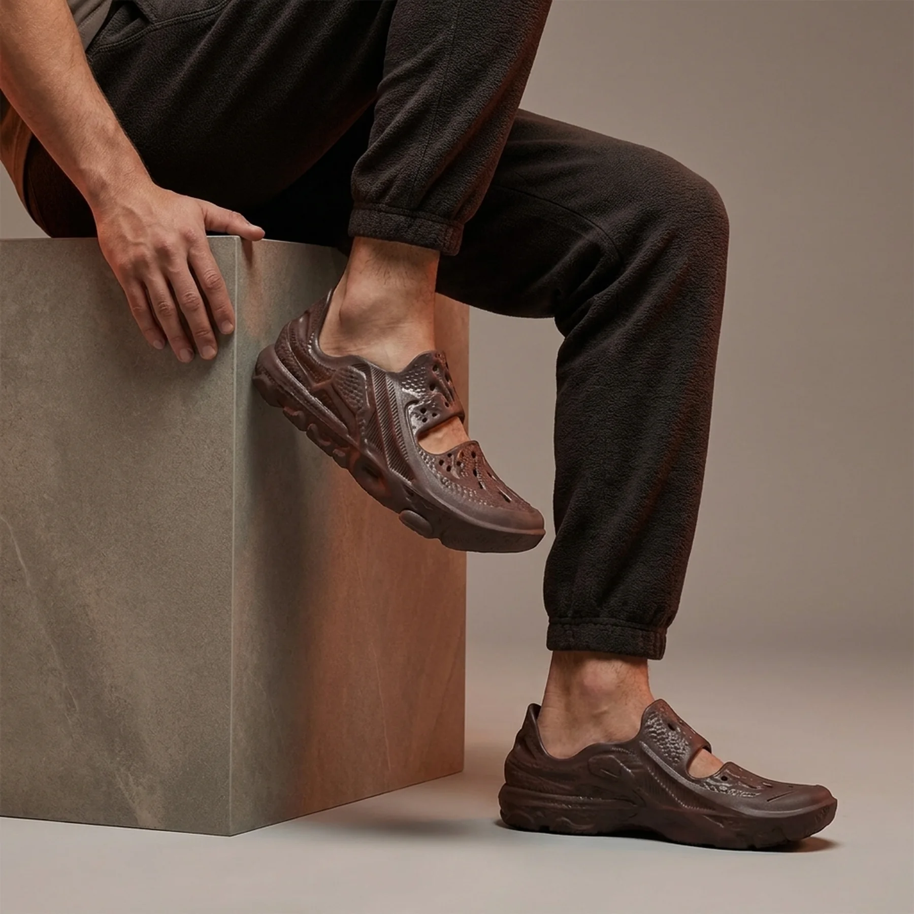 Тапочки чоловічі Nike Ispa Universal Brown (DM0886-200)