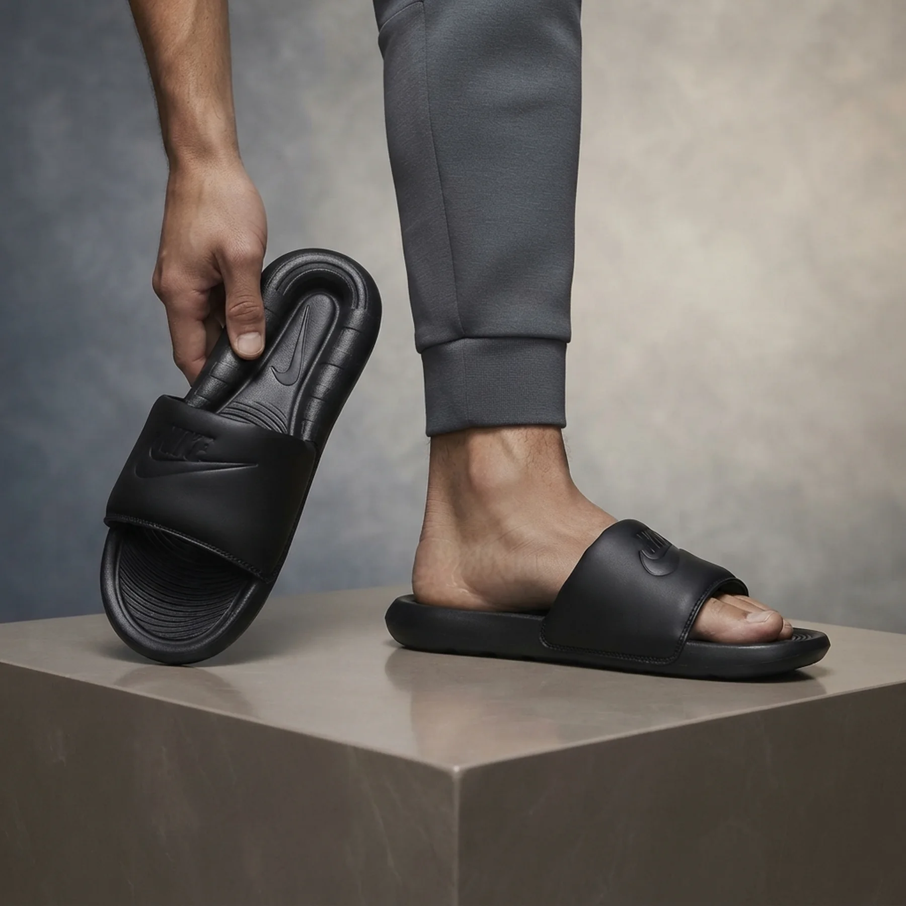 Тапочки чоловічі Nike Victori One (CN9675-003)