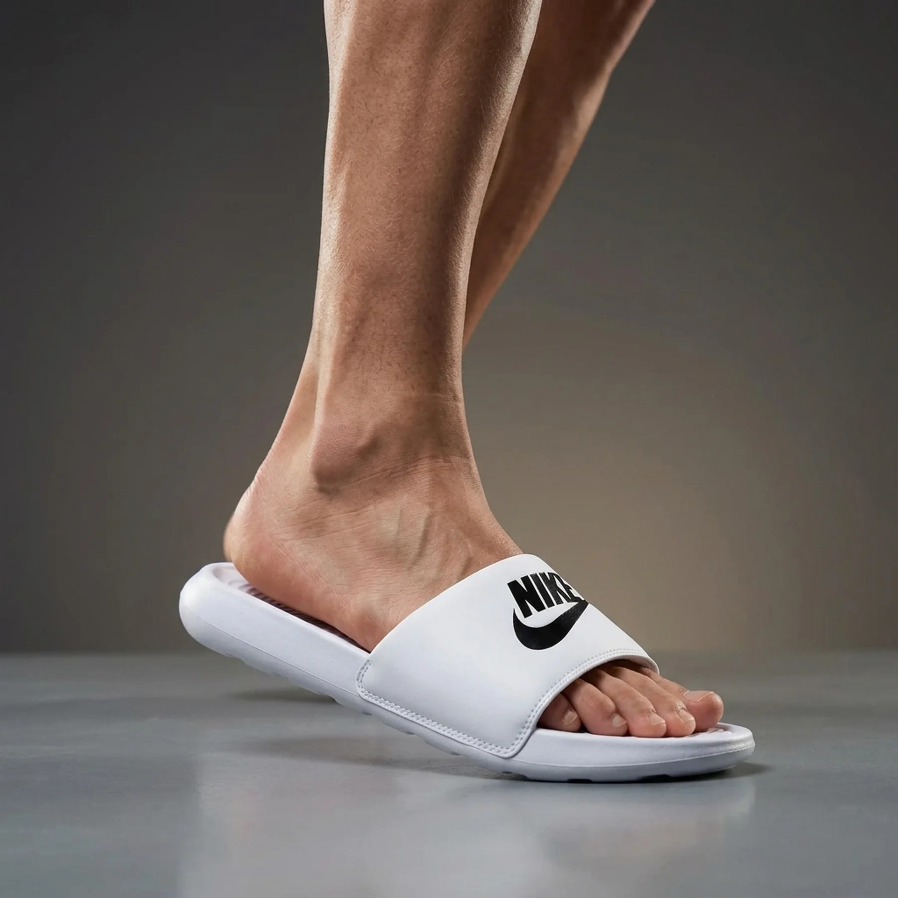 Тапочки чоловічі Nike Victori One Slide (CN9675-100)
