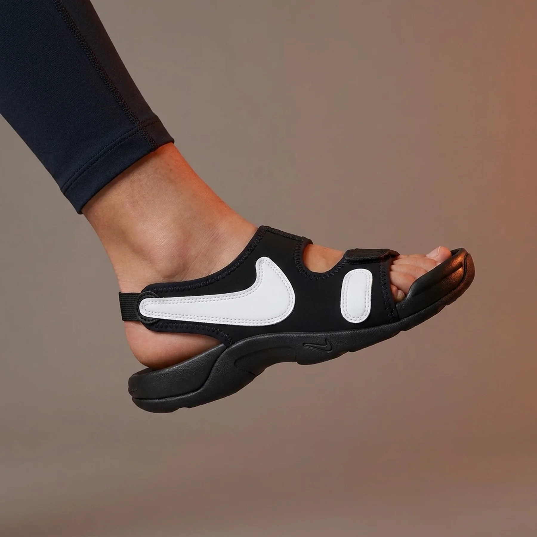 Тапочки підліткові Nike Sunray Adjust 6 (DX5544-002)