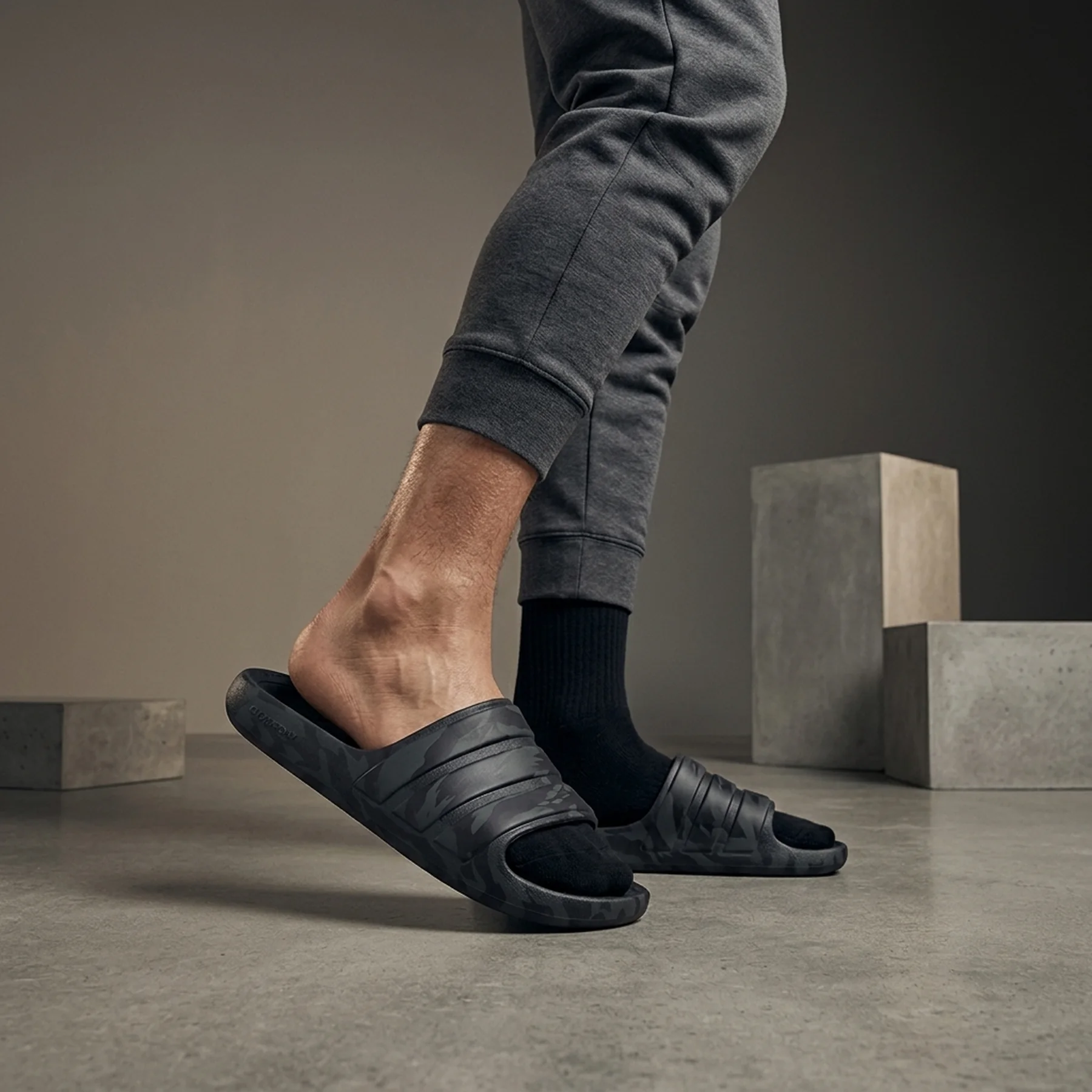 Тапочки унісекс Adidas Adilette Flow Camo/Black (JI4791)