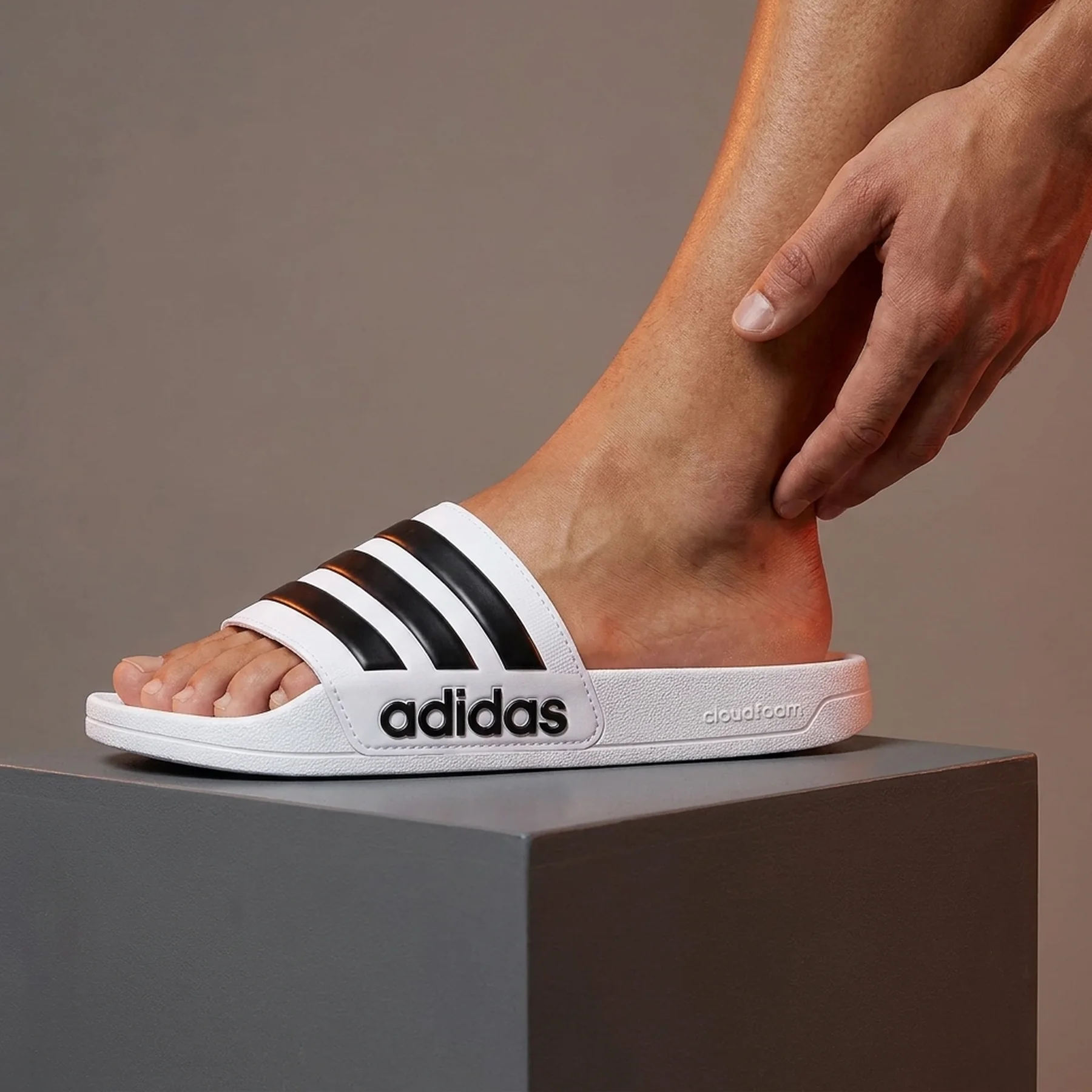 Тапочки унісекс Adidas Slides Sportswear Cf Adilette White/Black (AQ1702)