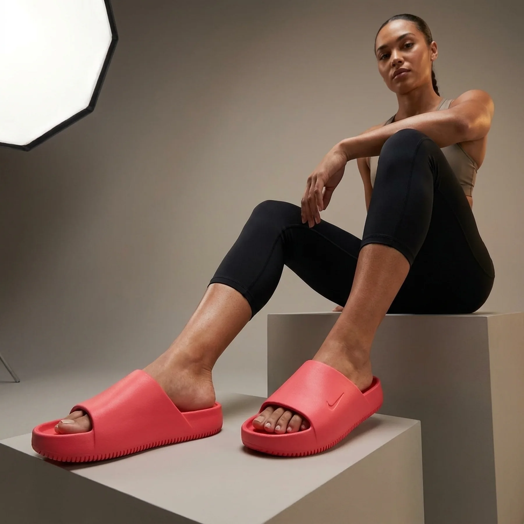 Тапочки жіночі Nike Calm Slide Red (DX4816-802)